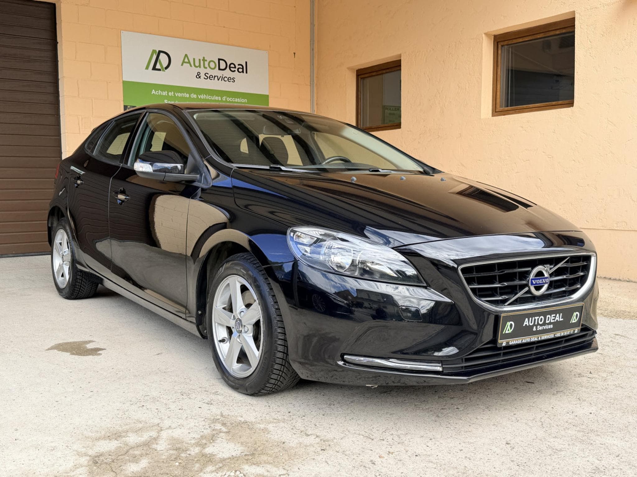 Volvo V40 D2 120CV (2015) - Photo 1