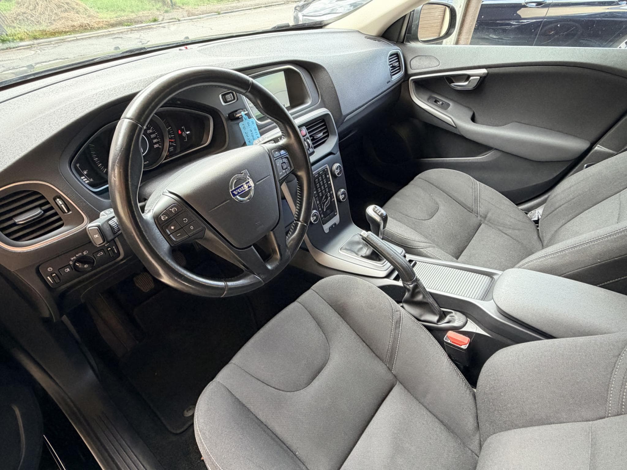 Volvo V40 D2 120CV (2015) - Photo 9