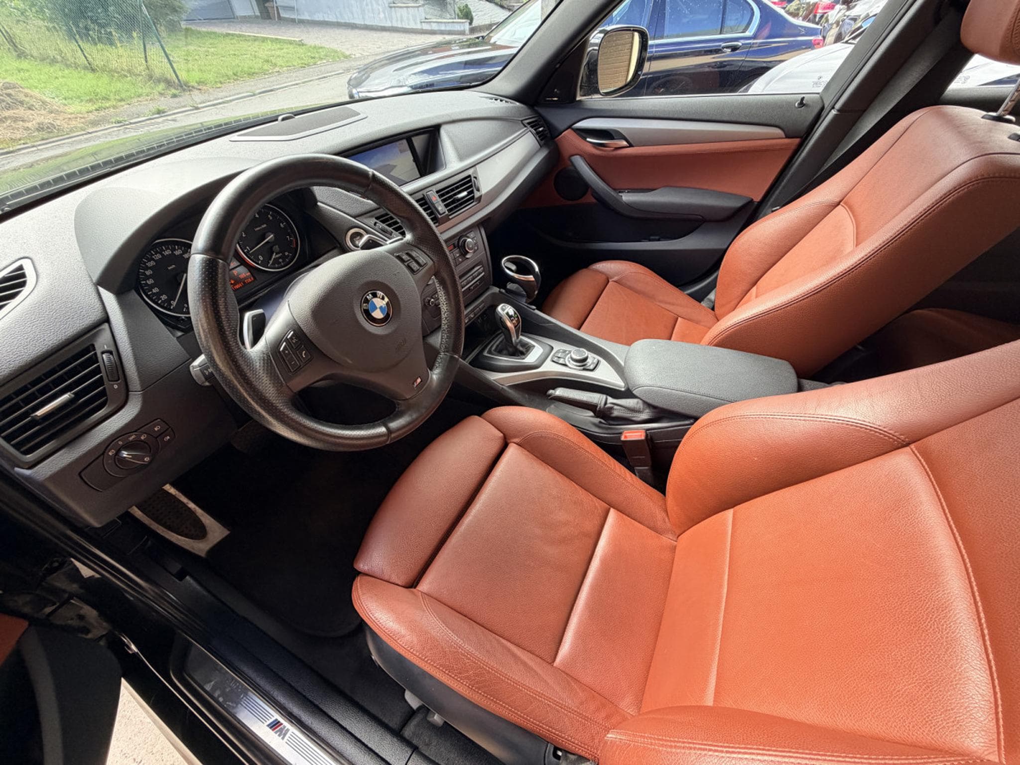 BMW X1 28i xDRIVE M-Pack  Panorama-Camera-Harman/Kardon 245cv (2011) - Photo 9
