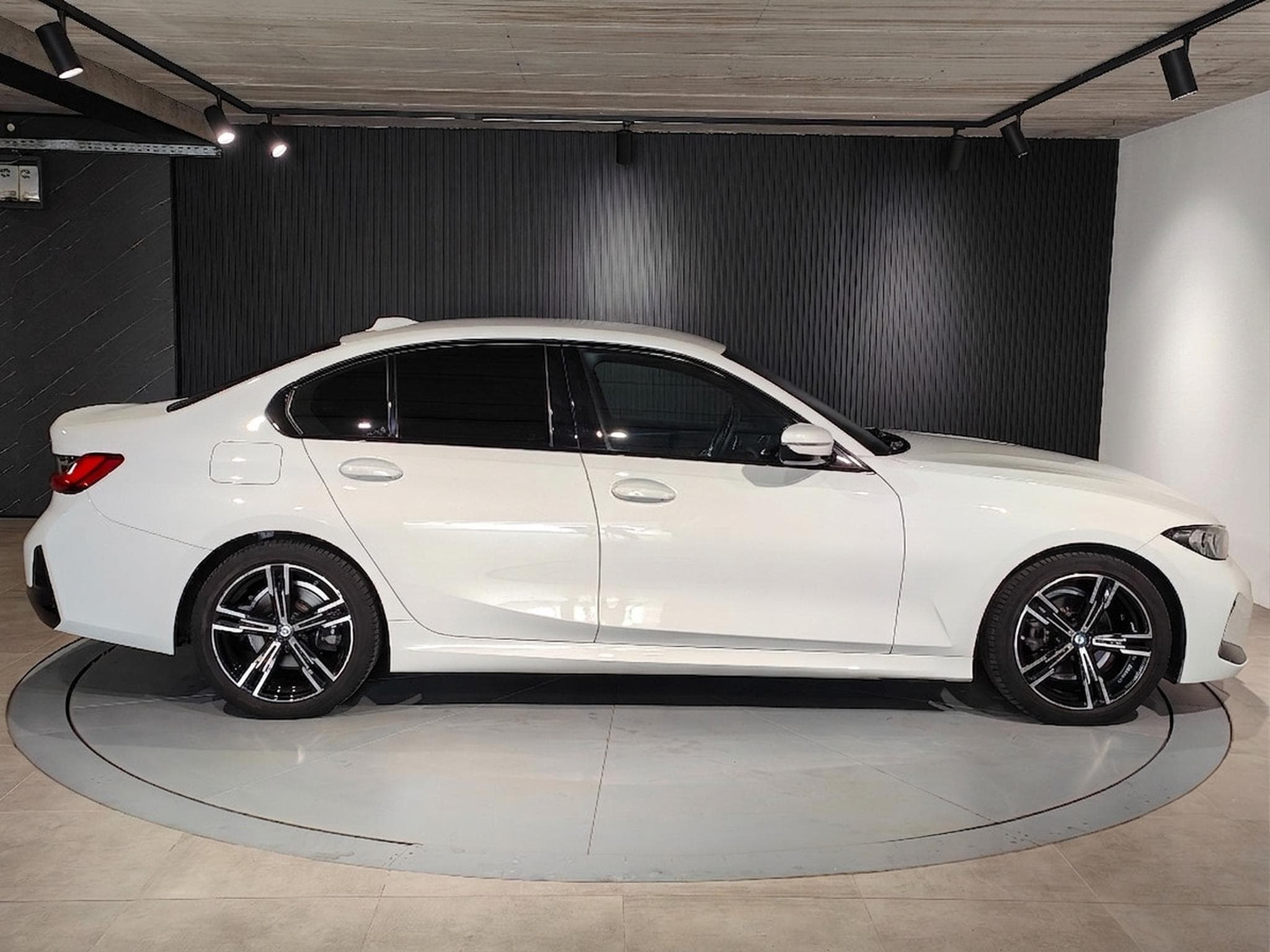 BMW 318 318dA PACK M CARPLAY GPS BLUETOOTH SIEGES CHAUFF (2023) - Foto 2