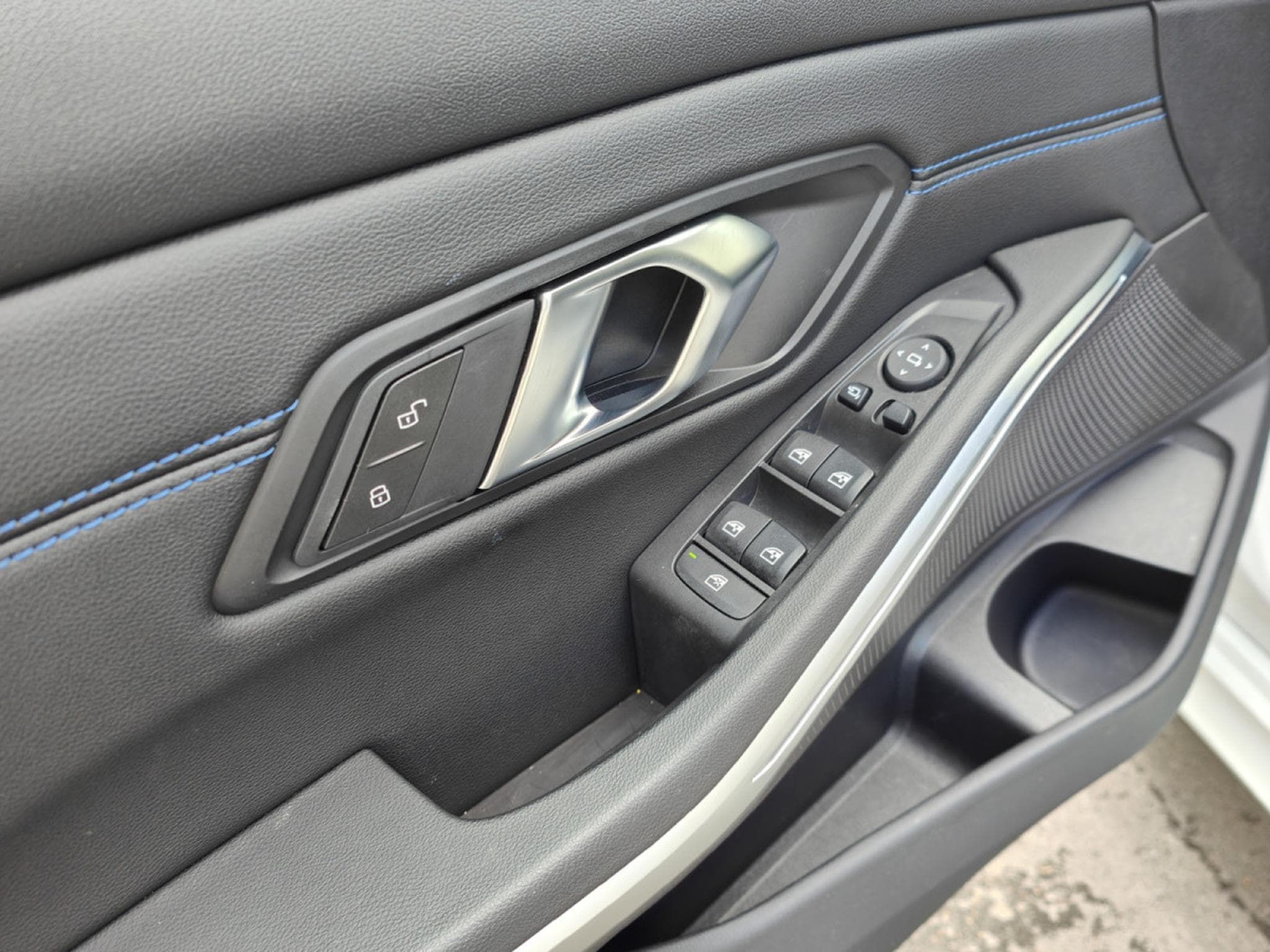 BMW 318 318dA PACK M CARPLAY GPS BLUETOOTH SIEGES CHAUFF (2023) - Foto 12