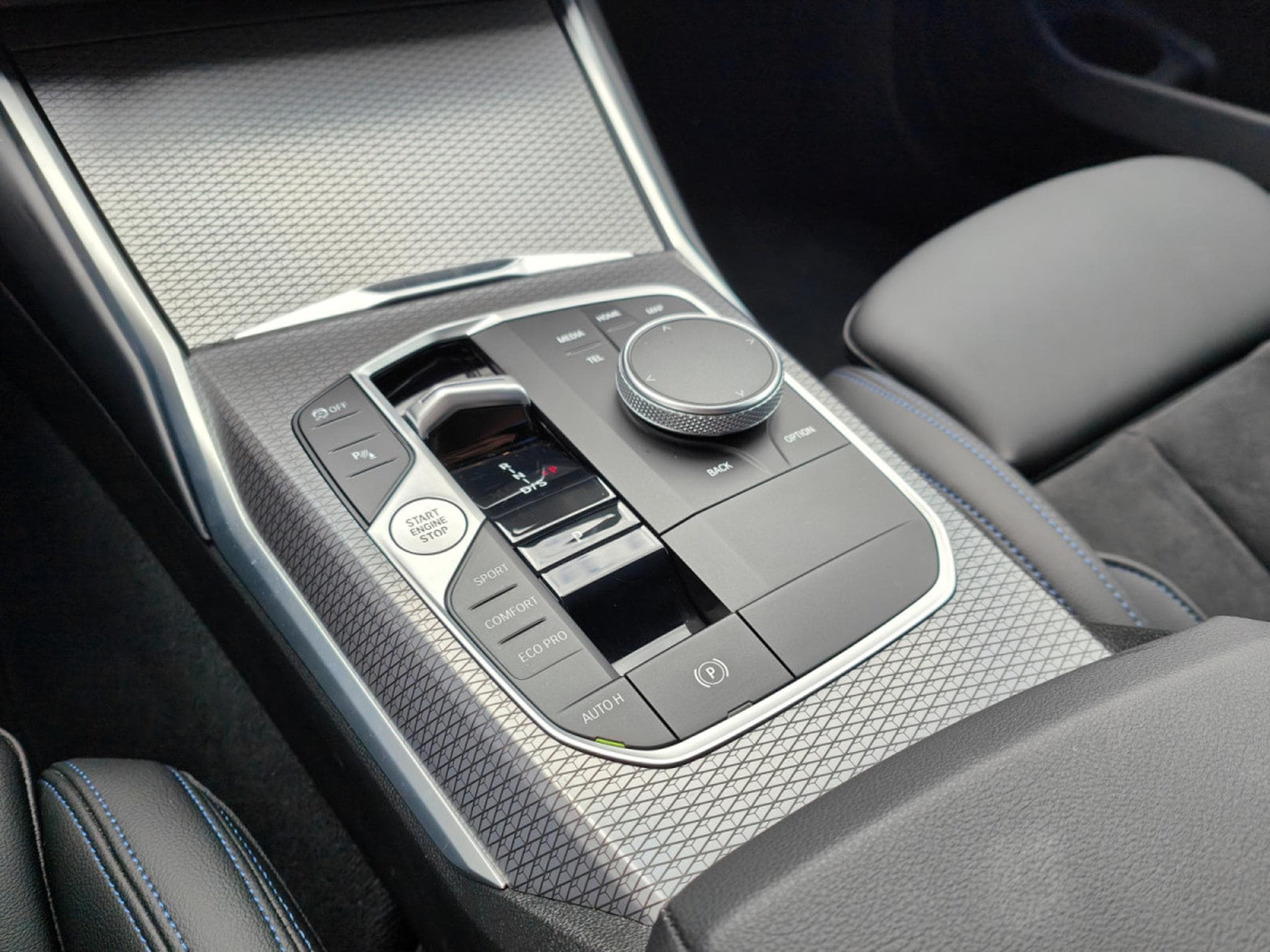 BMW 318 318dA PACK M CARPLAY GPS BLUETOOTH SIEGES CHAUFF (2023) - Foto 13
