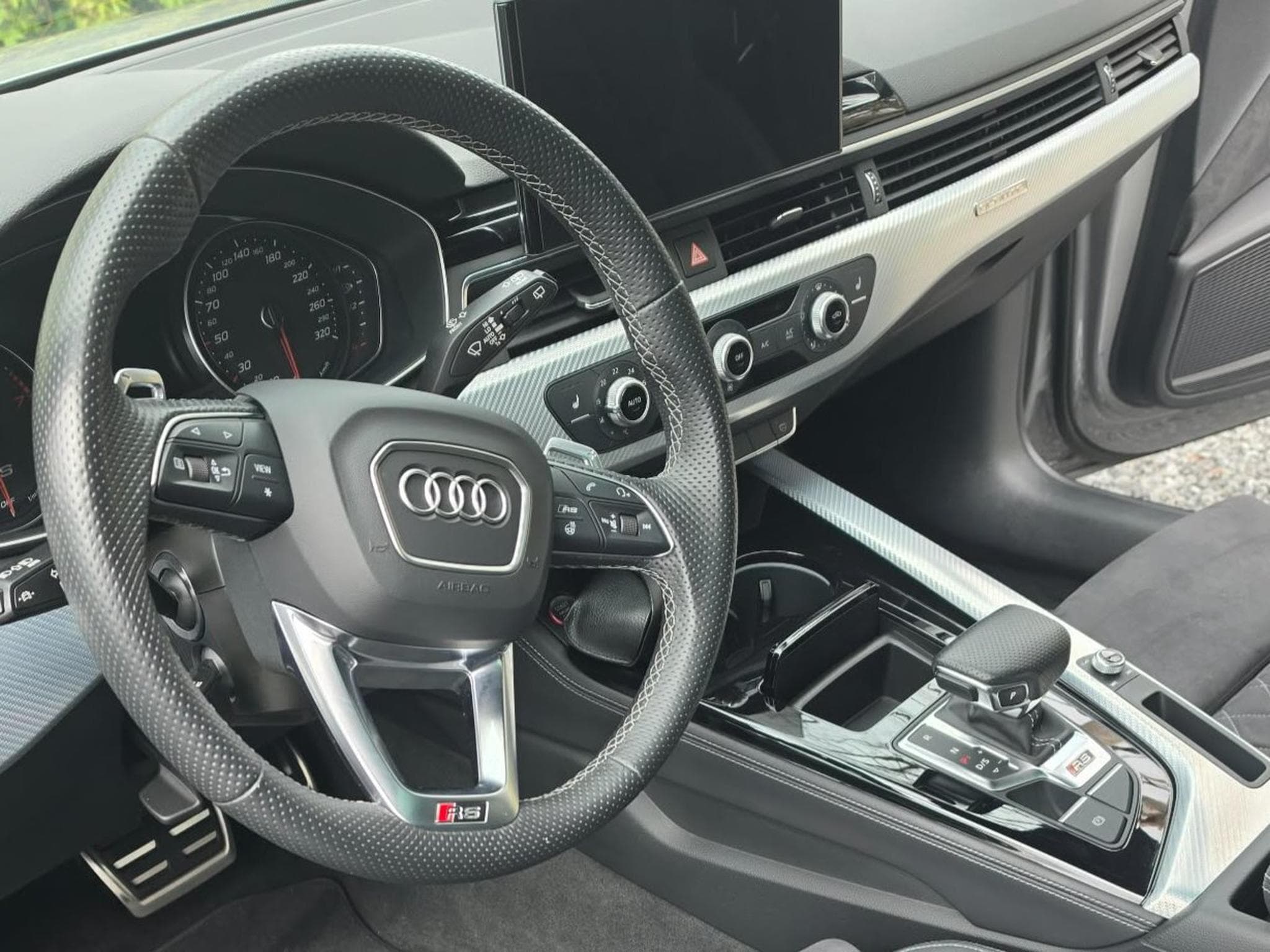 Audi RS4 RS (2023) - Photo 8