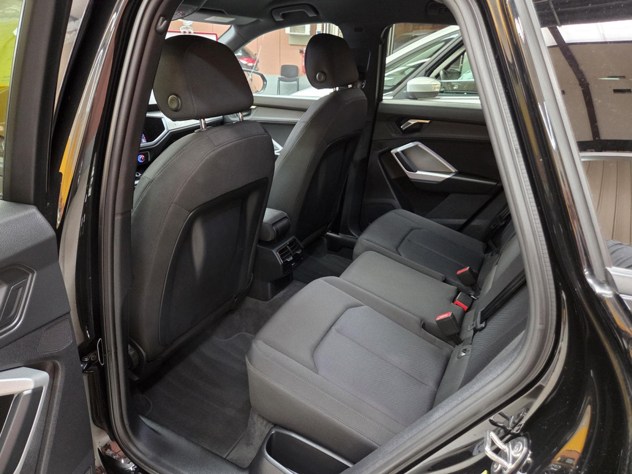 Audi Q3 35 TFSI 150CV BUSINESS (2021) - Photo 17