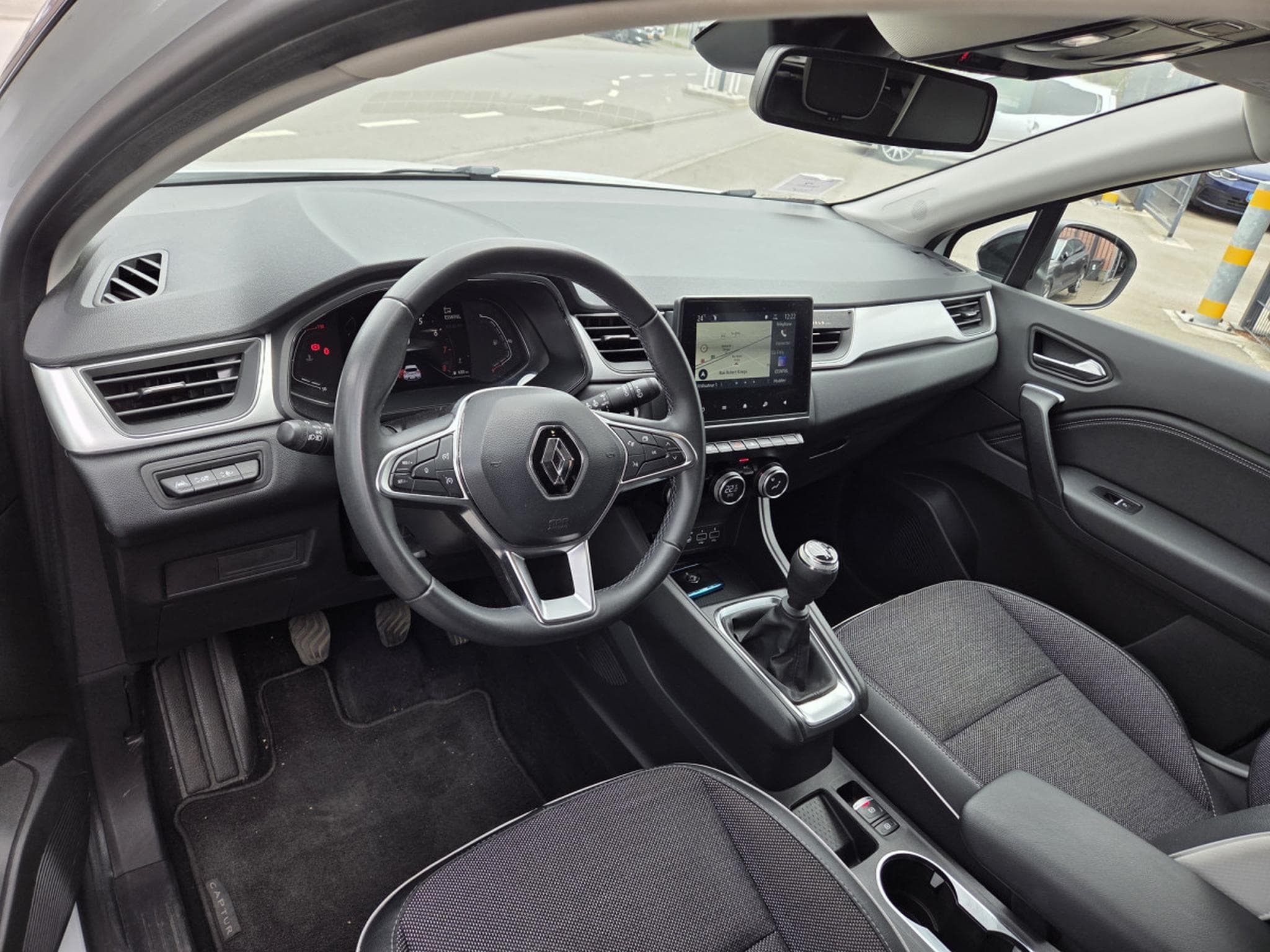Renault Captur TCE 91CV BVM6 (2023) - Photo 7