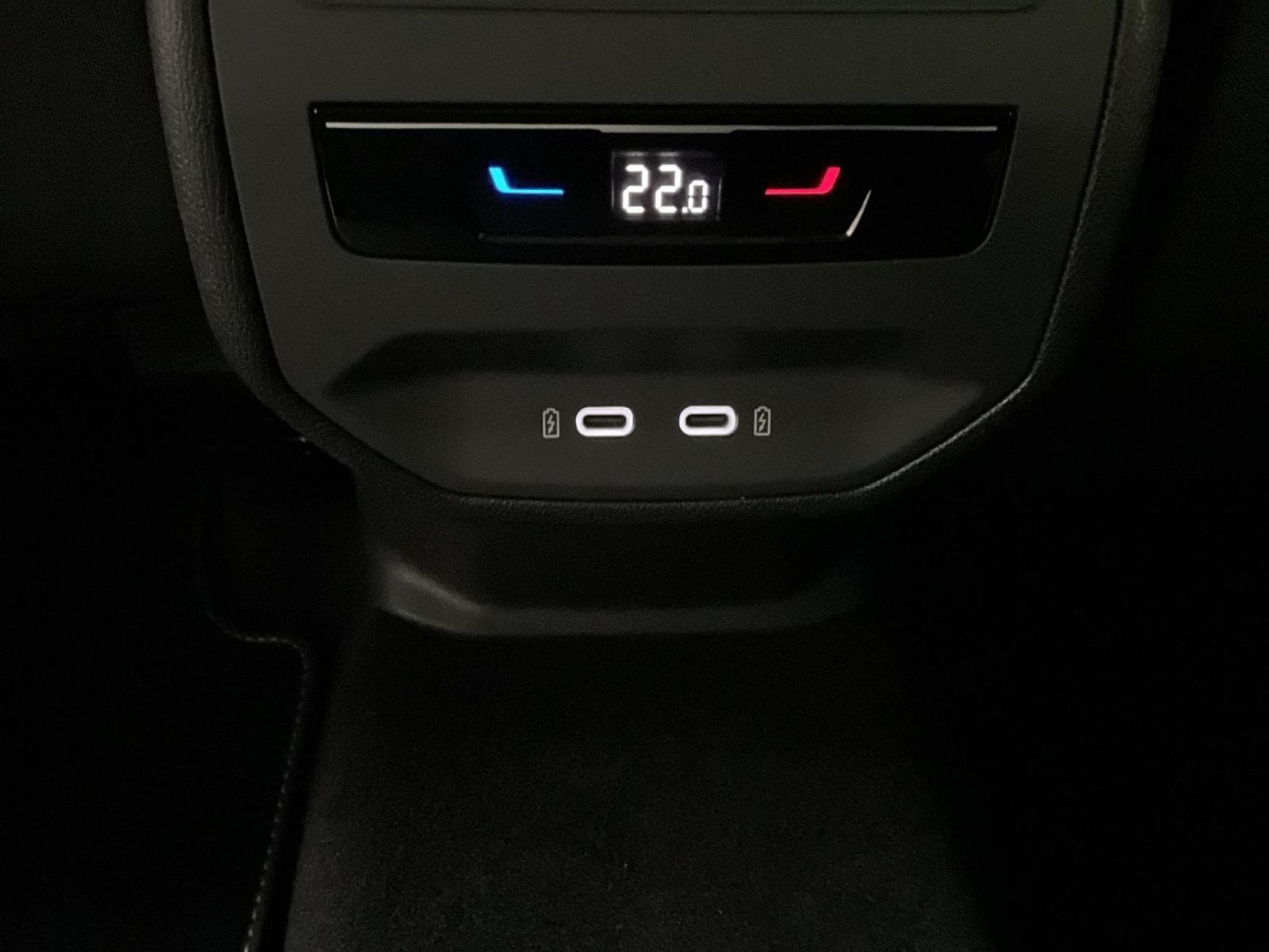 Seat Leon FR+P.Confort+Connectivity-Box+Full-Link+P,Rangement (2023) - Foto 19