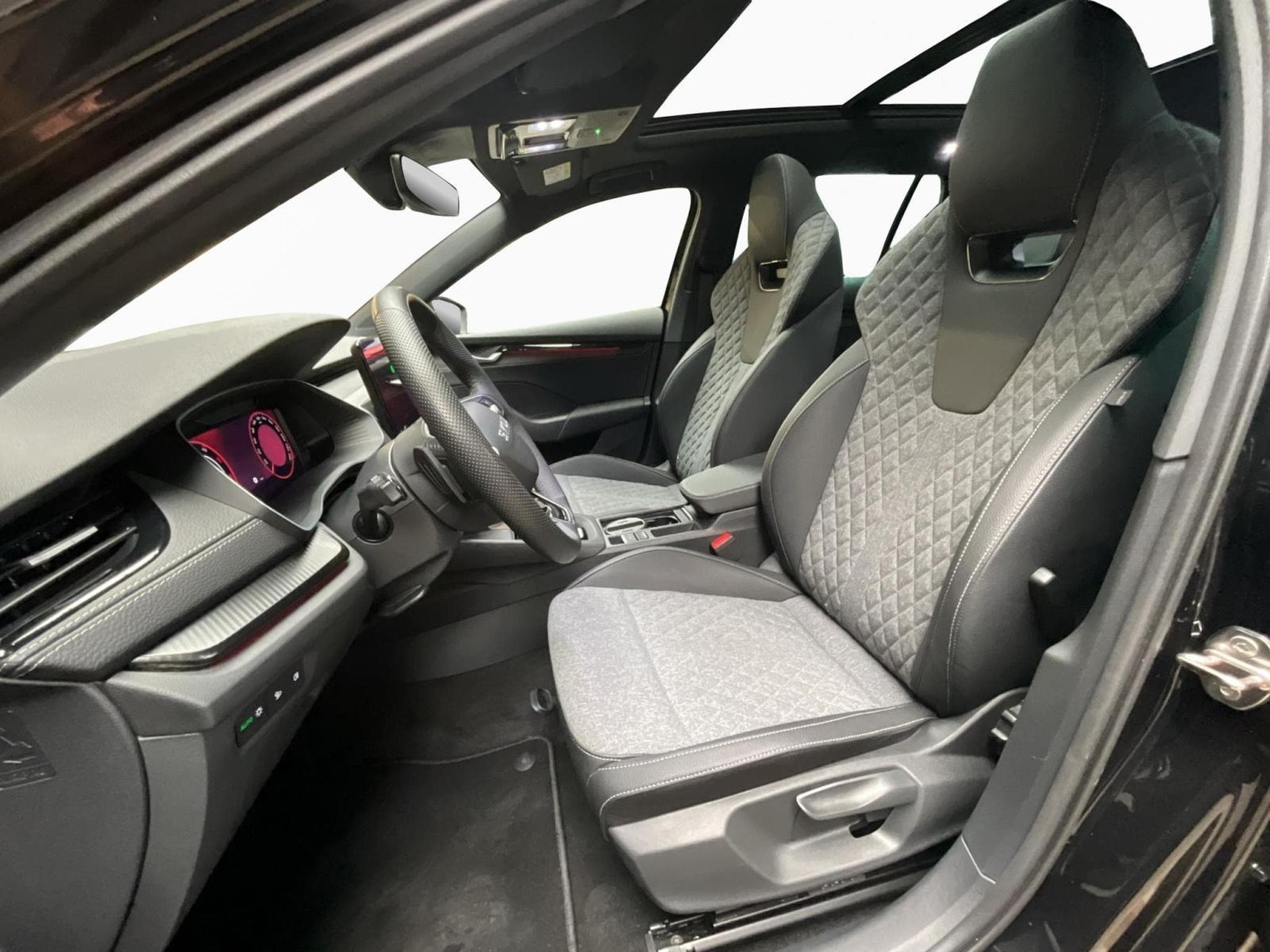 Skoda Octavia Sportline+DSG+DCC+P.Light&View+Pano+LED+Navi (2025) - Foto 9