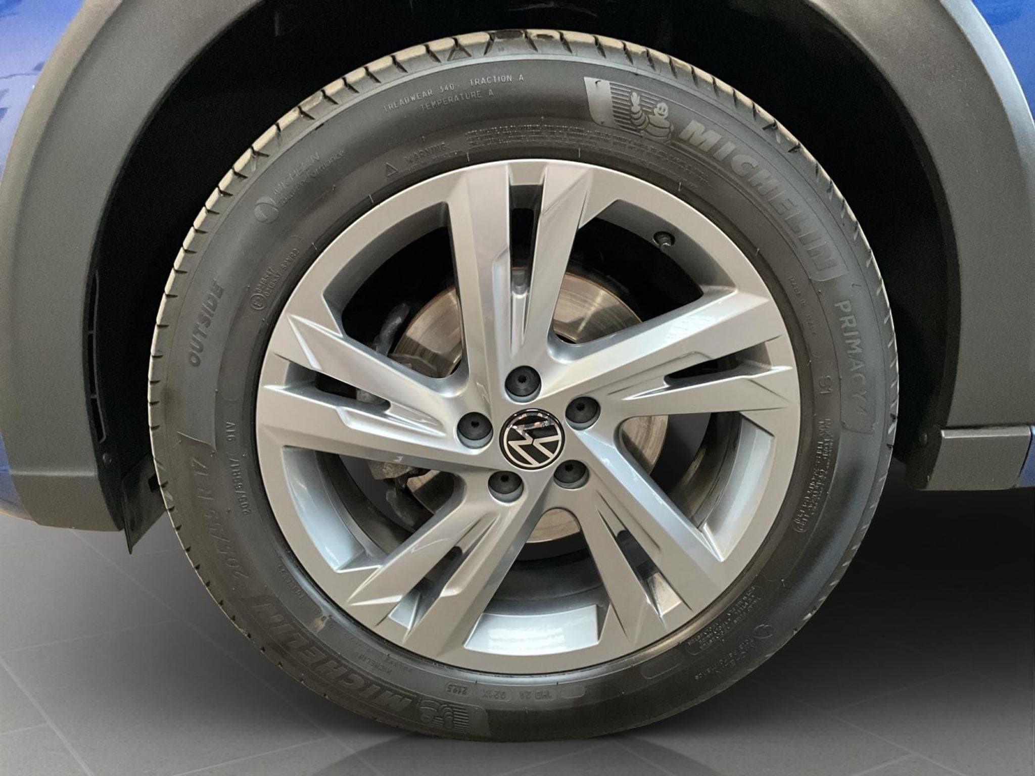 VW Taigo R-Line+DSG+IQ-Light+P.Lumiere&visibilité+Keyless (2023) - Foto 8
