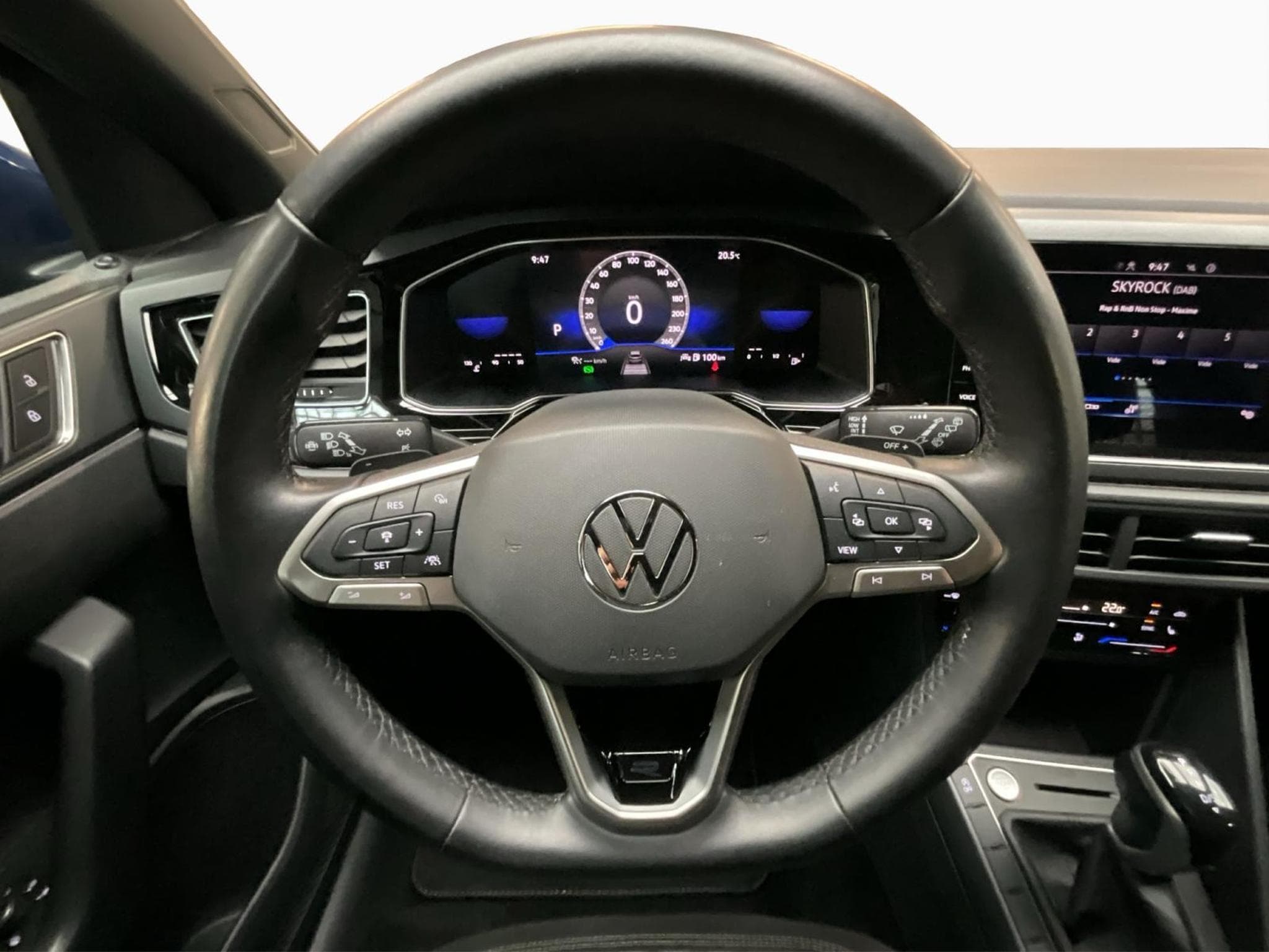VW Taigo R-Line+DSG+IQ-Light+P.Lumiere&visibilité+Keyless (2023) - Foto 10