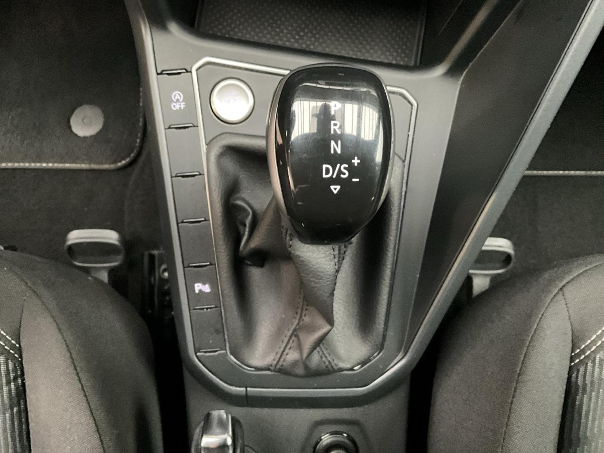 VW Taigo R-Line+DSG+IQ-Light+P.Lumiere&visibilité+Keyless (2023) - Foto 12