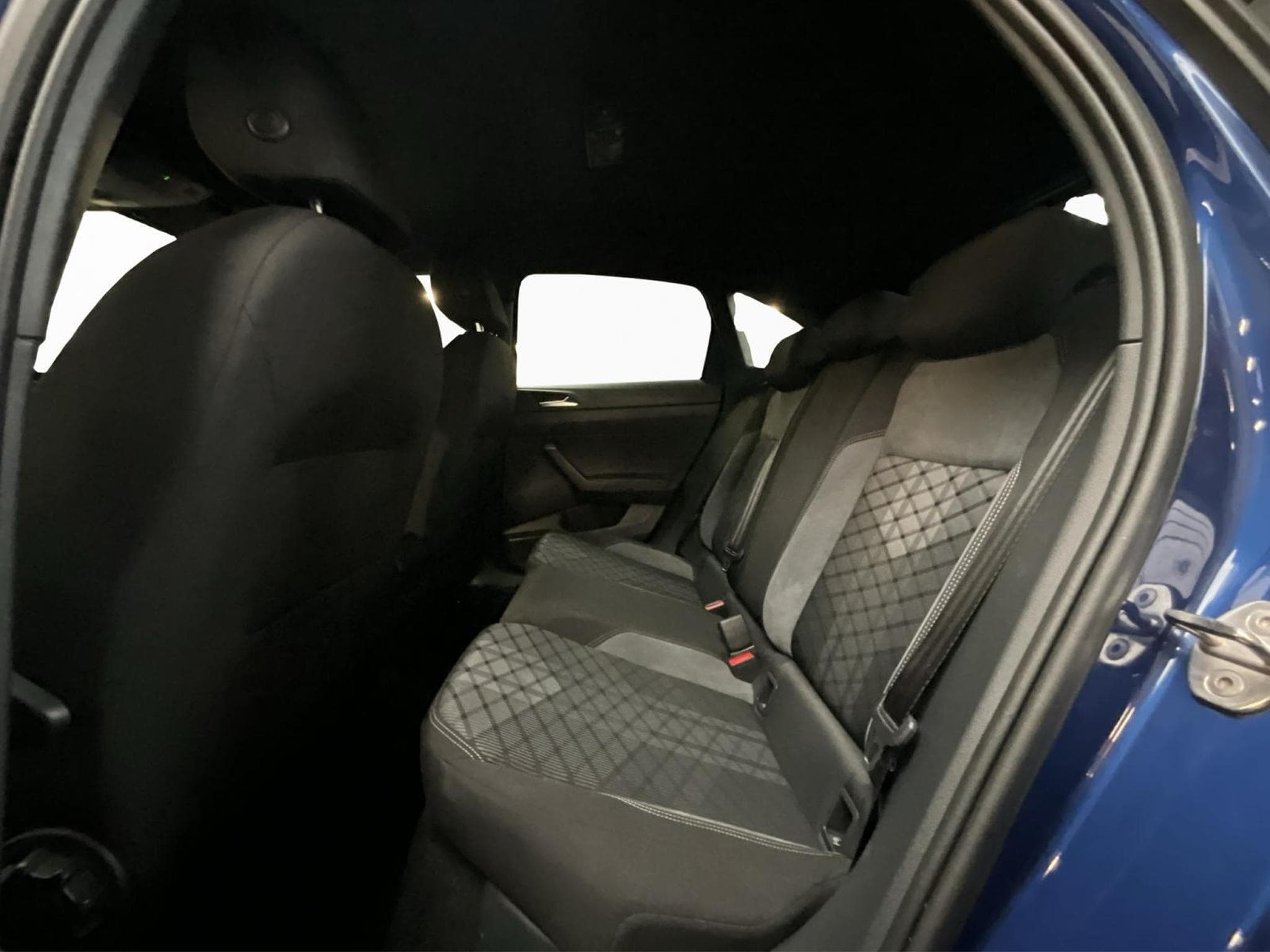 VW Taigo R-Line+DSG+IQ-Light+P.Lumiere&visibilité+Keyless (2023) - Foto 15
