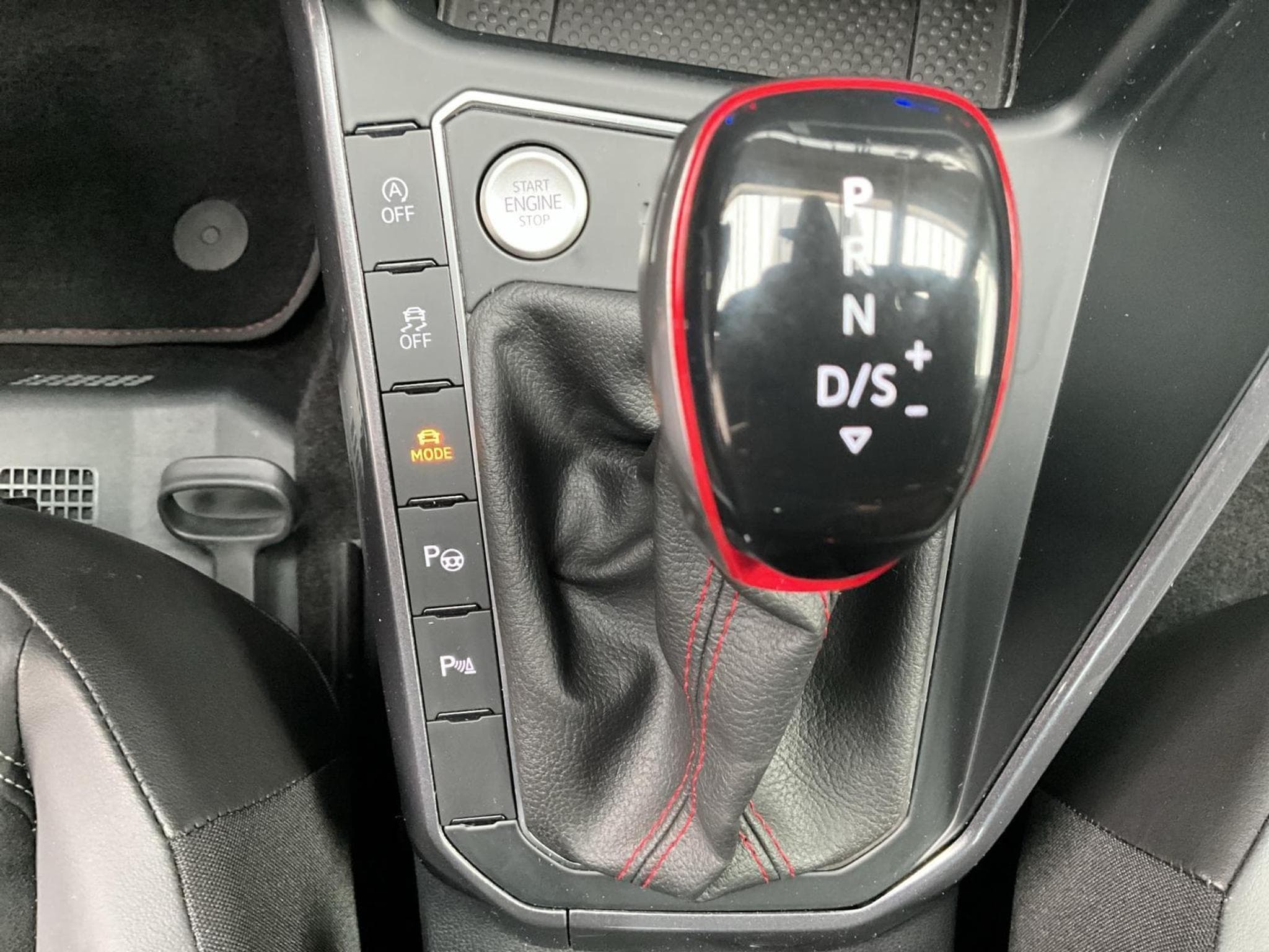 VW Polo GTI+DSG+Sport-Select+LM18+Art-Velours+P.Lumiere (2022) - Foto 12