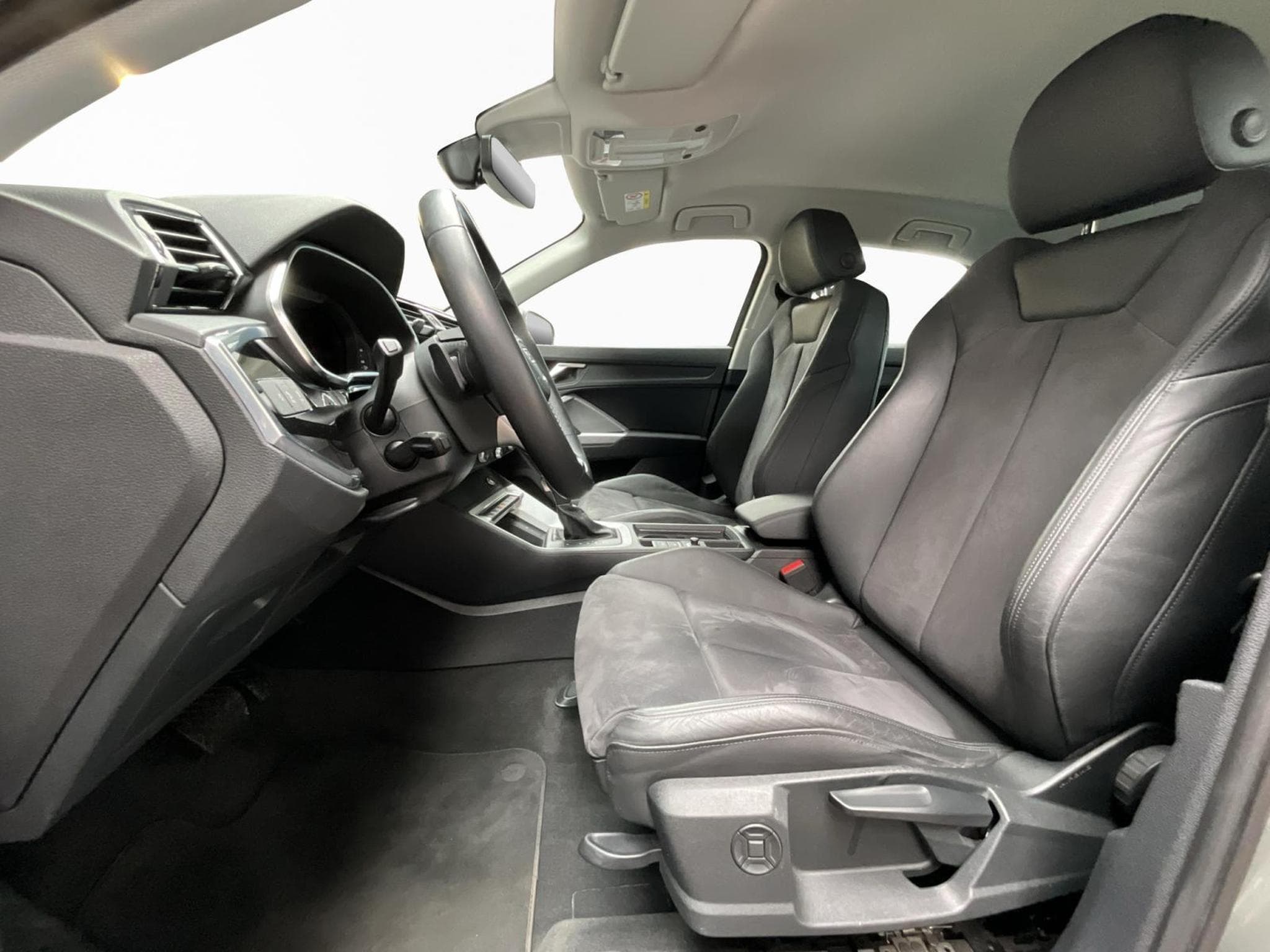 Audi Q3 SB+40TDI+Quattro+S-Tronic+P.Premium+AHK+LED+Navi (2023) - Photo 9