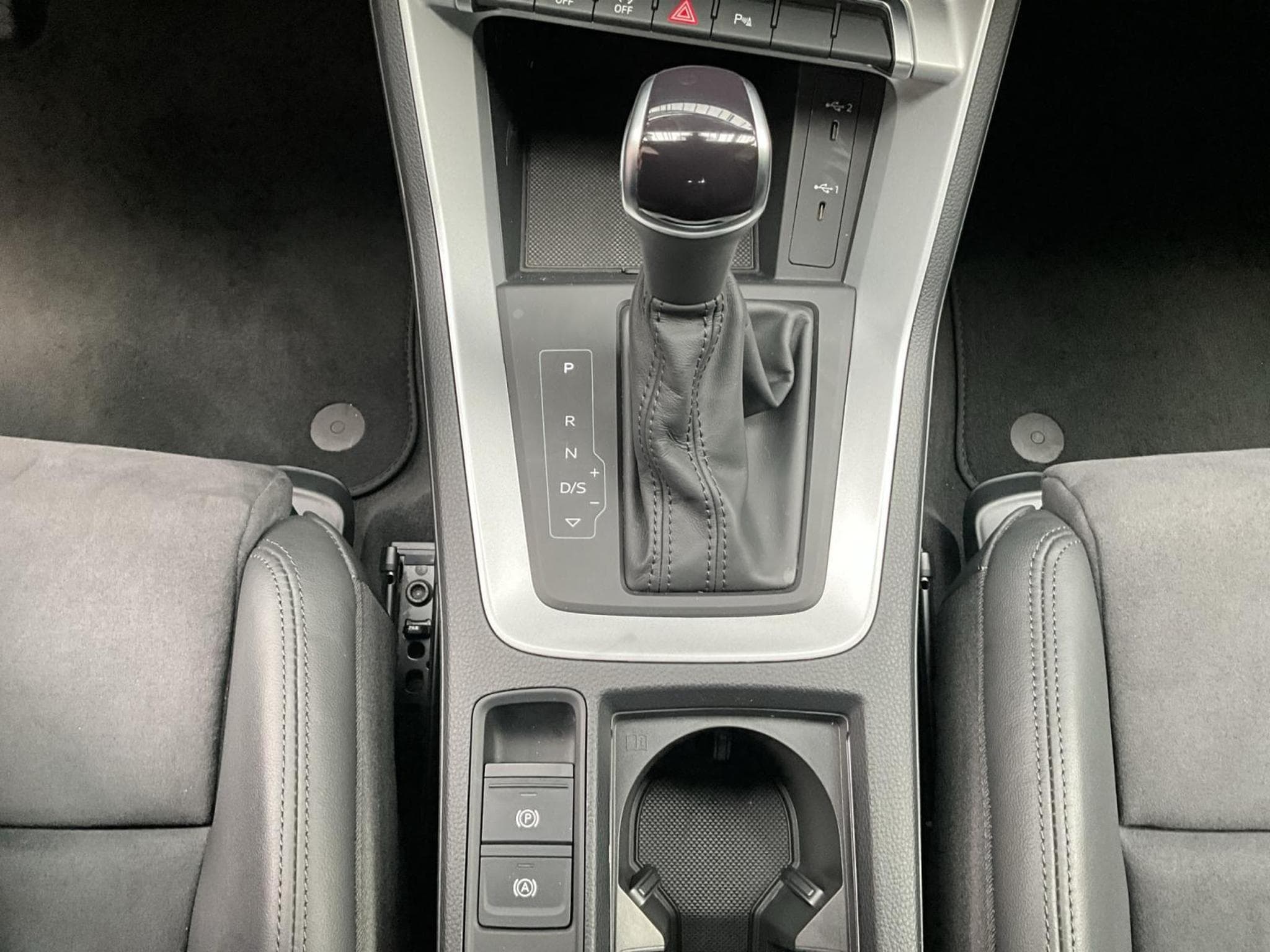 Audi Q3 SB+40TDI+Quattro+S-Tronic+P.Premium+AHK+LED+Navi (2023) - Photo 12