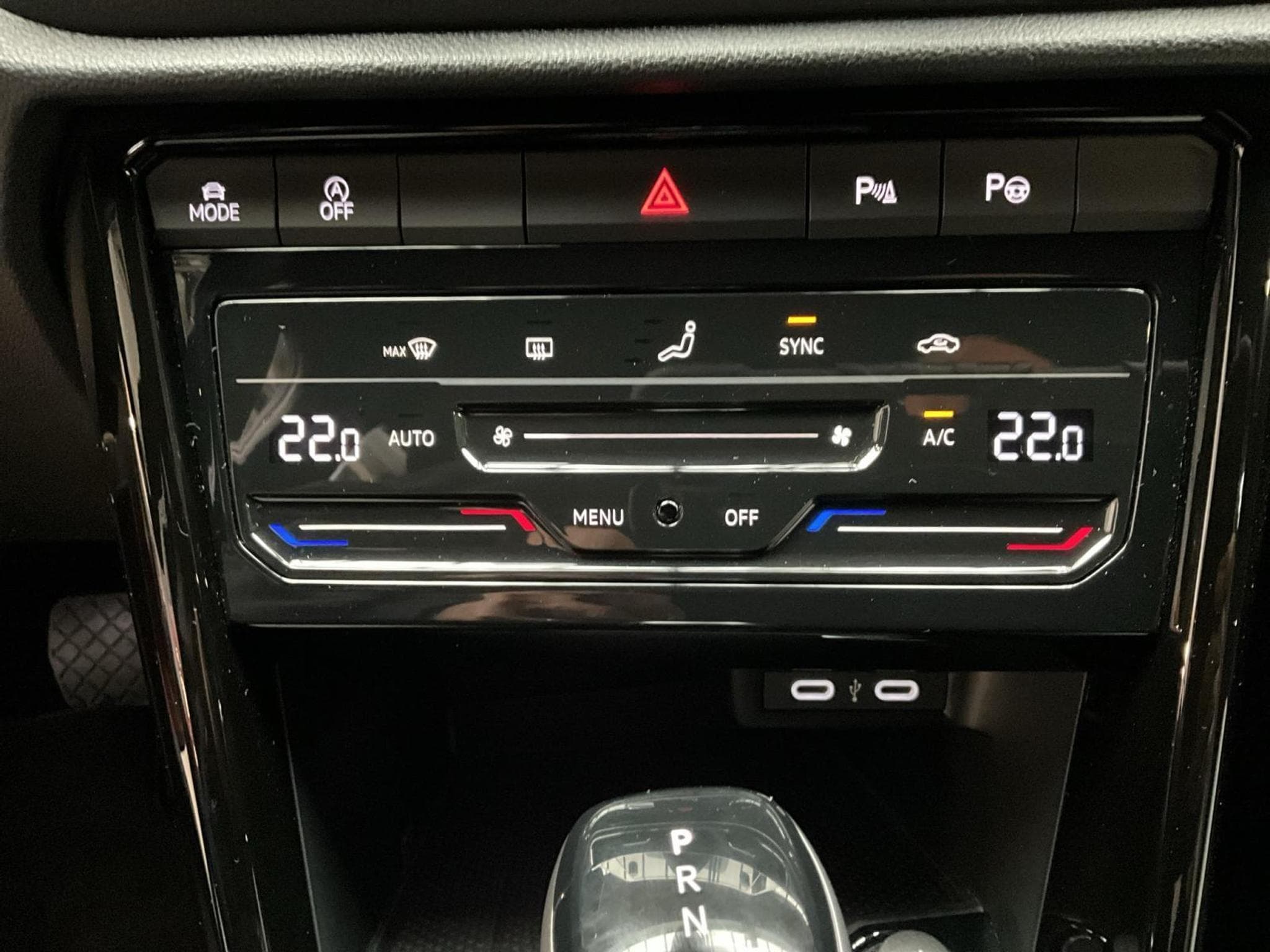 VW T-Roc Style+DSG+P.Sport+P.Travel+Balck-Style (2023) - Photo 19