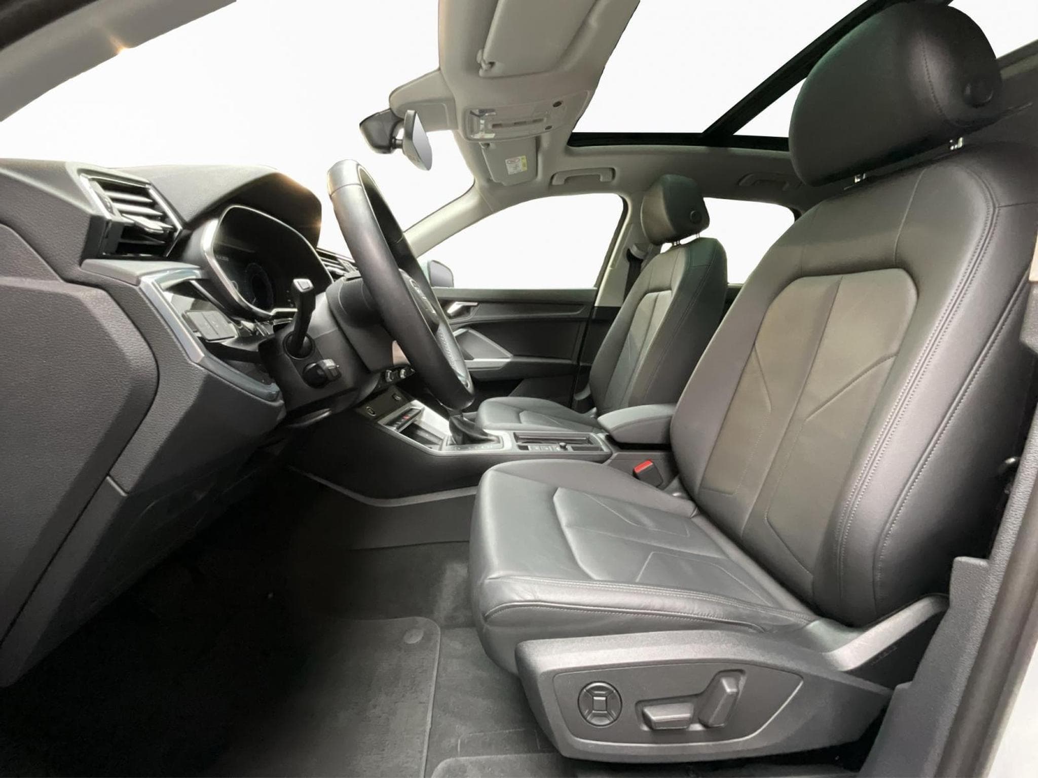 Audi Q3 SB+45TFSI+Phev+S-Tronic+P.Premium+Matrix+ (2021) - Photo 9