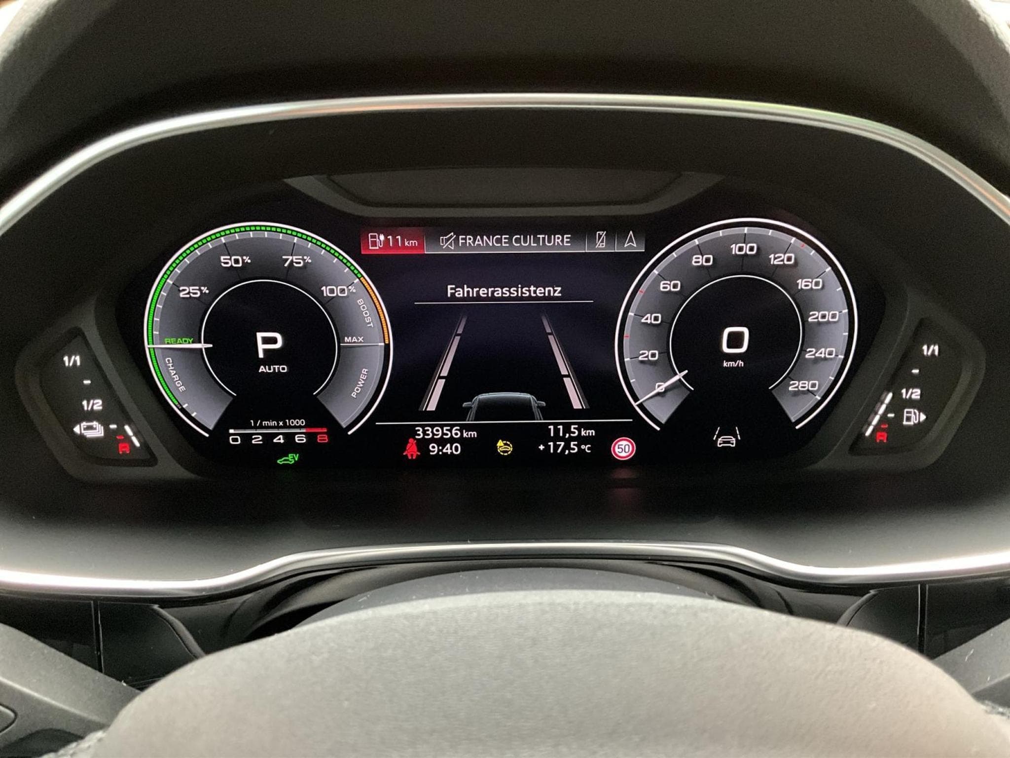 Audi Q3 SB+45TFSI+Phev+S-Tronic+P.Premium+Matrix+ (2021) - Photo 11