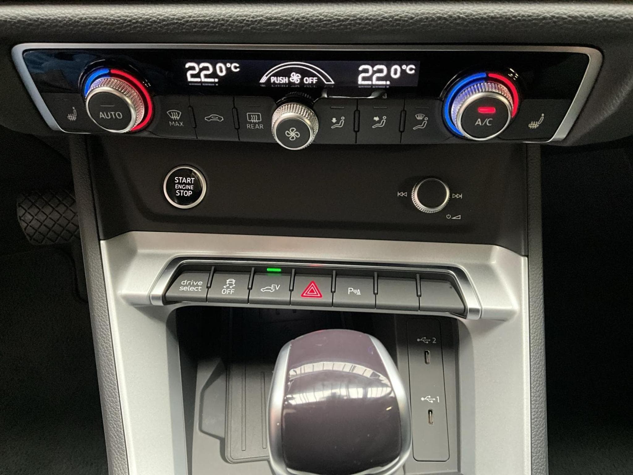 Audi Q3 SB+45TFSI+Phev+S-Tronic+P.Premium+Matrix+ (2021) - Photo 22