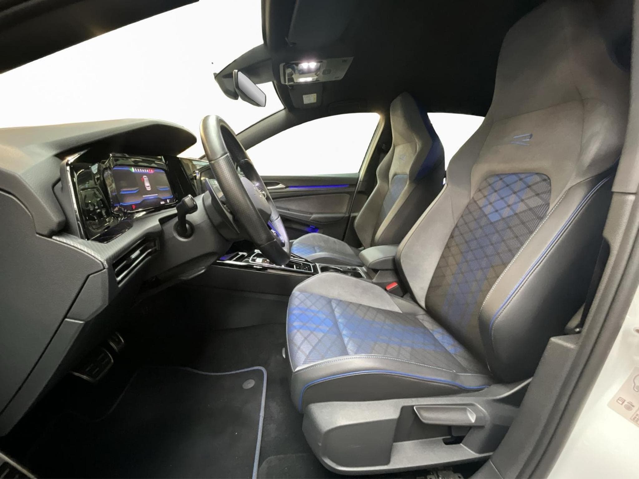VW Golf R+DSG+4Motion+LED+NAVI+Keyless+DAB (2024) - Photo 9