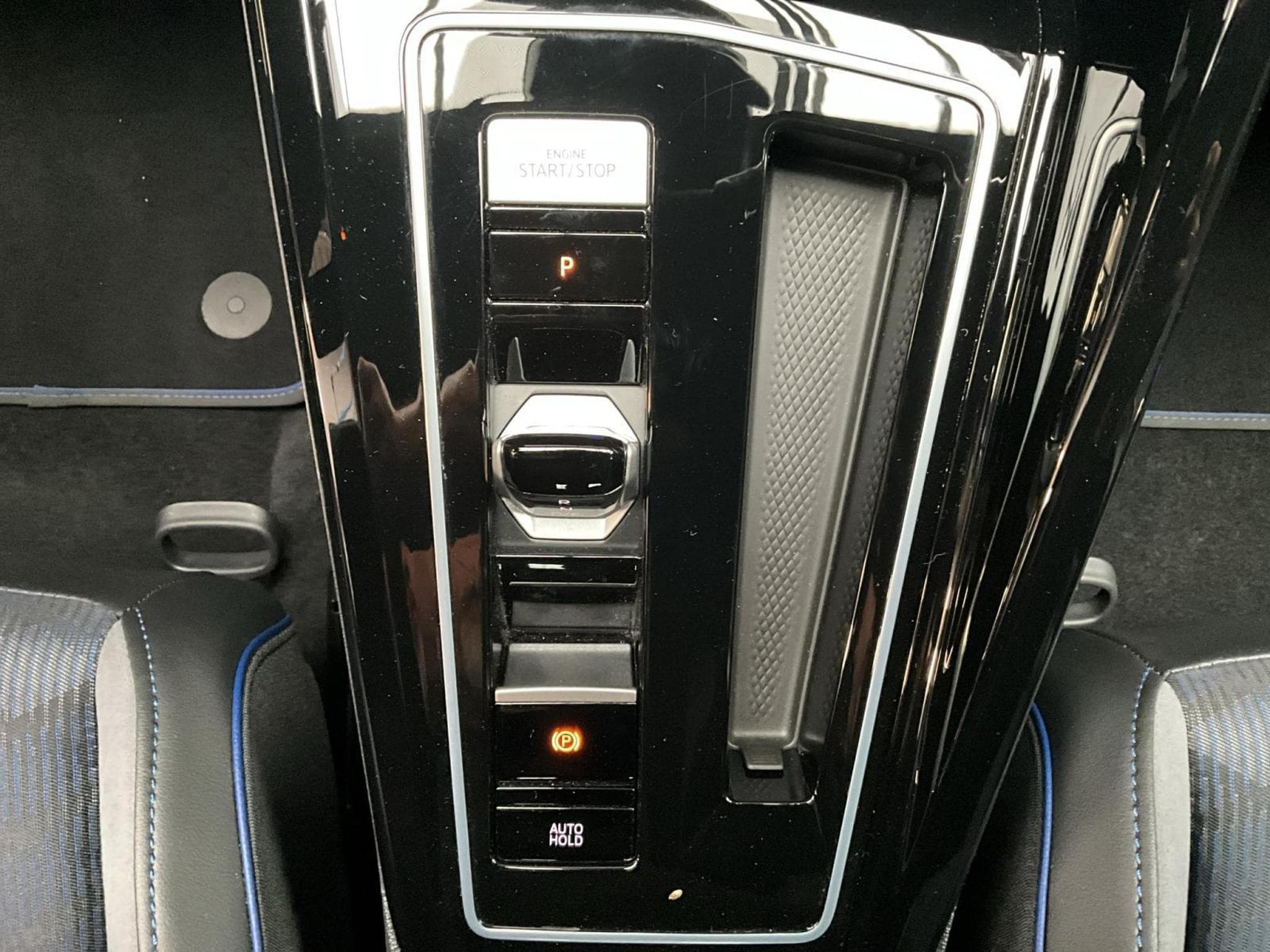 VW Golf R+DSG+4Motion+LED+NAVI+Keyless+DAB (2024) - Photo 12