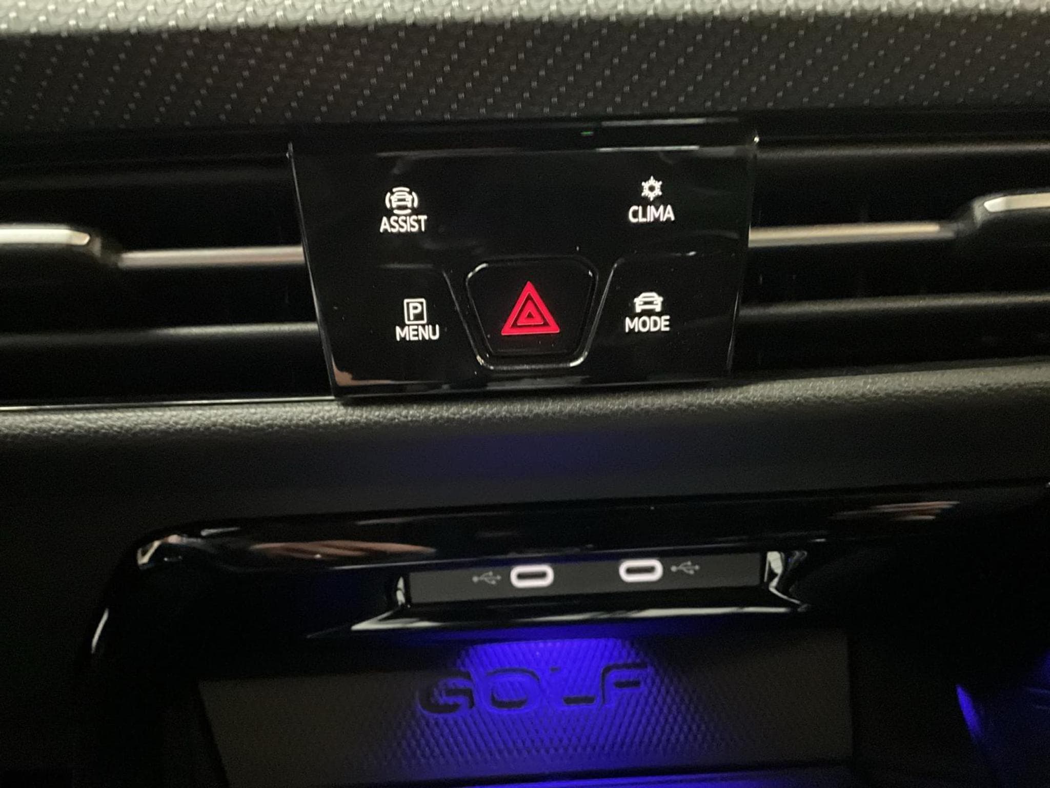 VW Golf R+DSG+4Motion+LED+NAVI+Keyless+DAB (2024) - Photo 19