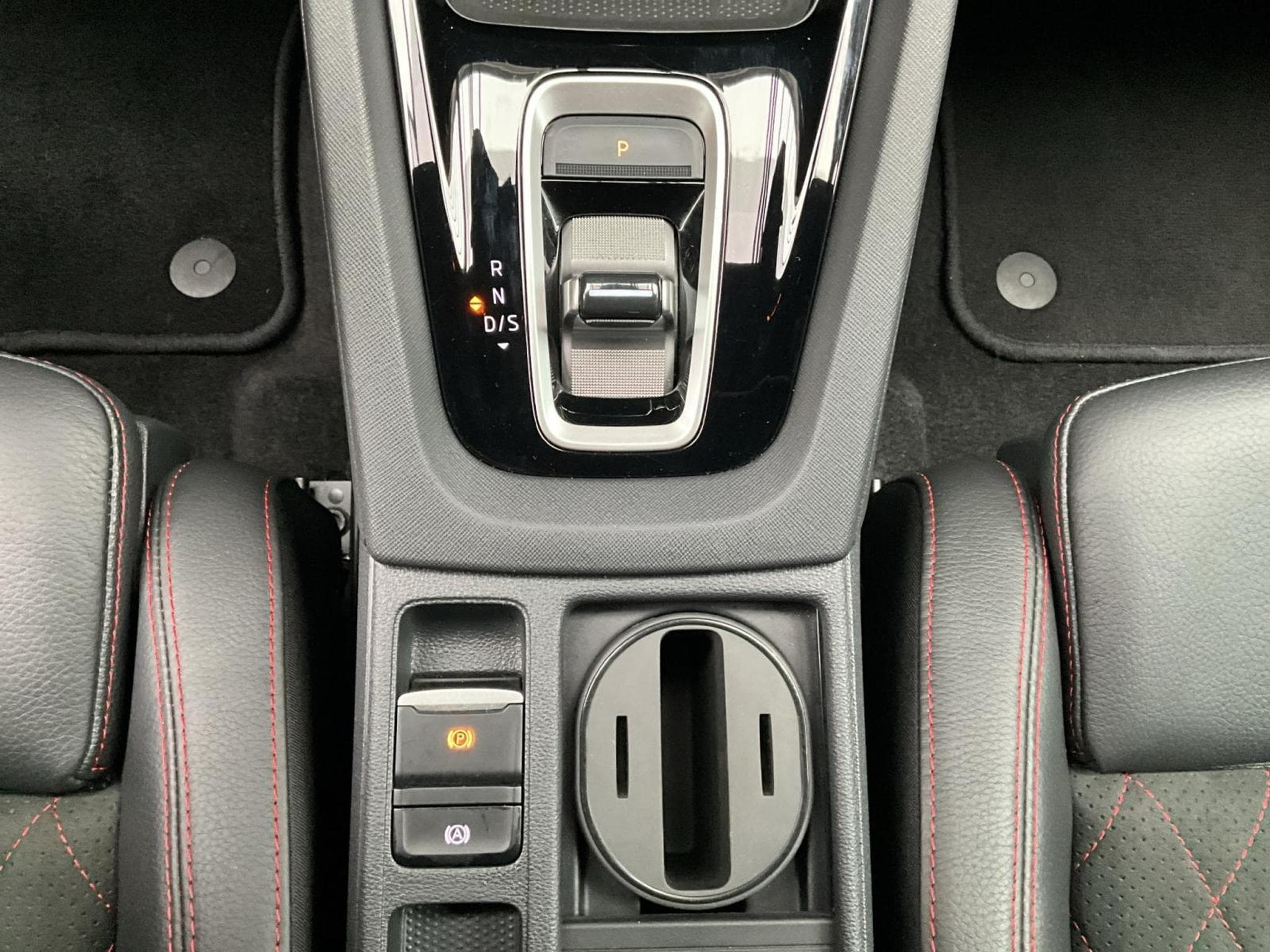 Skoda Octavia RS+DSG+DCC+Design-SUEDIA+LM18+P.Simply-Clever (2025) - Photo 12