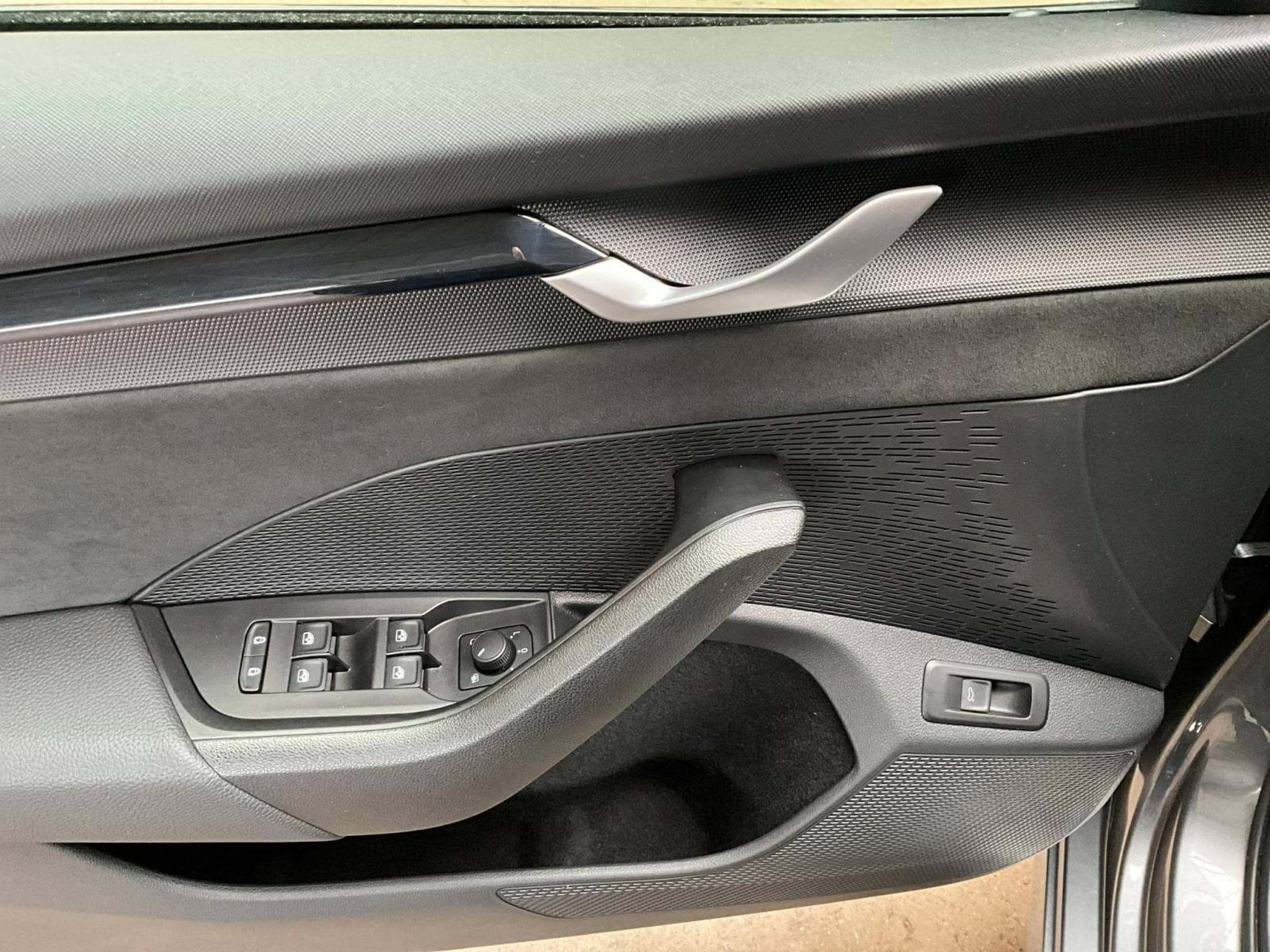 Skoda Octavia RS+DSG+DCC+Design-SUEDIA+LM18+P.Simply-Clever (2025) - Photo 14