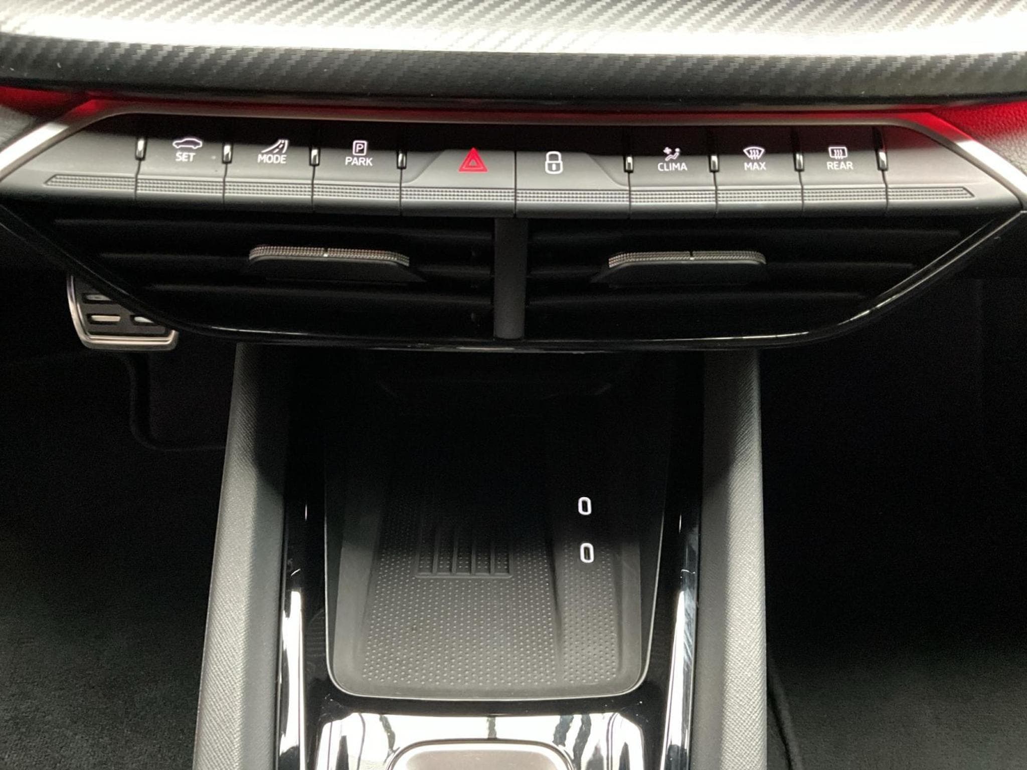 Skoda Octavia RS+DSG+DCC+Design-SUEDIA+LM18+P.Simply-Clever (2025) - Photo 21