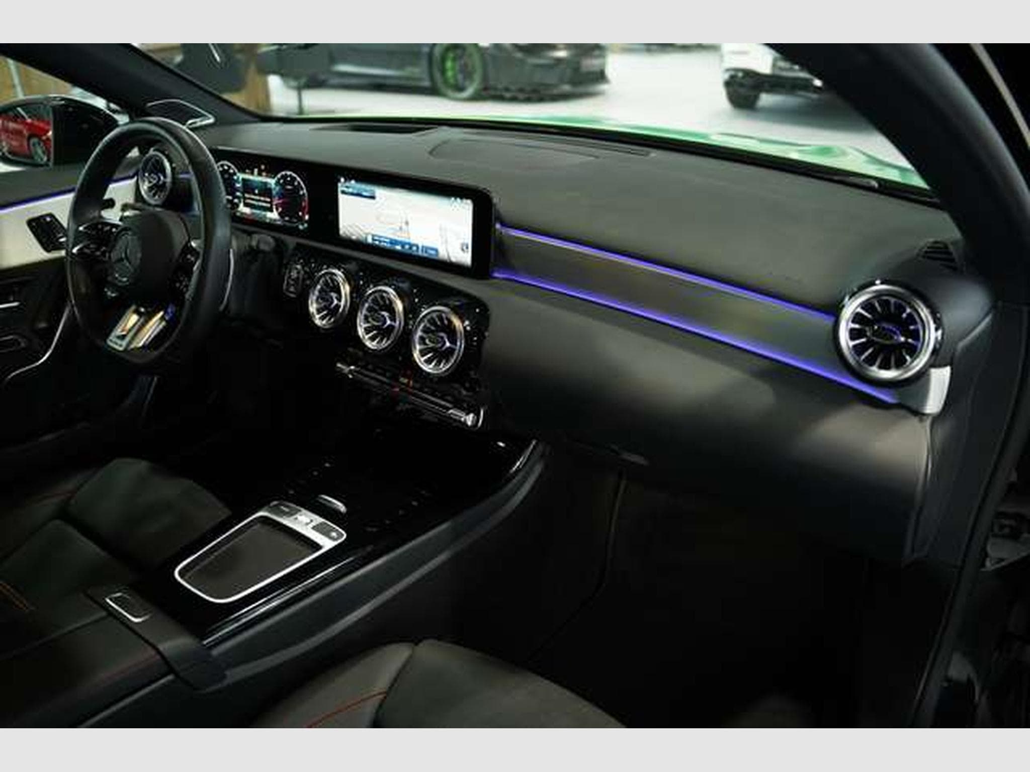 Mercedes A 35 AMG 4M 2H *BURM*Night-II*Pano*HUD*Multibeam (2024) - Foto 19
