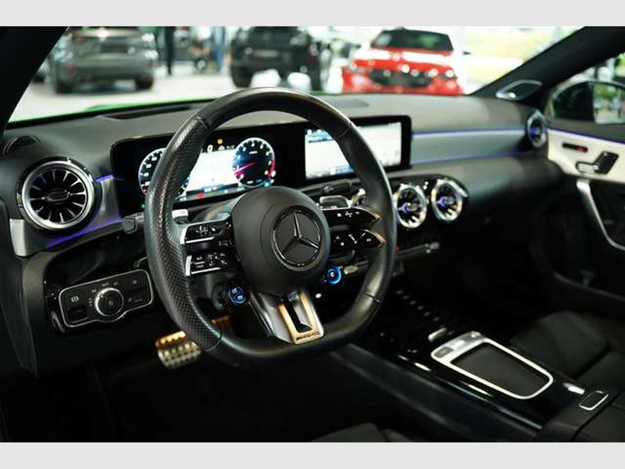 Mercedes A 35 AMG 4M 2H *BURM*Night-II*Pano*HUD*Multibeam (2024) - Foto 27