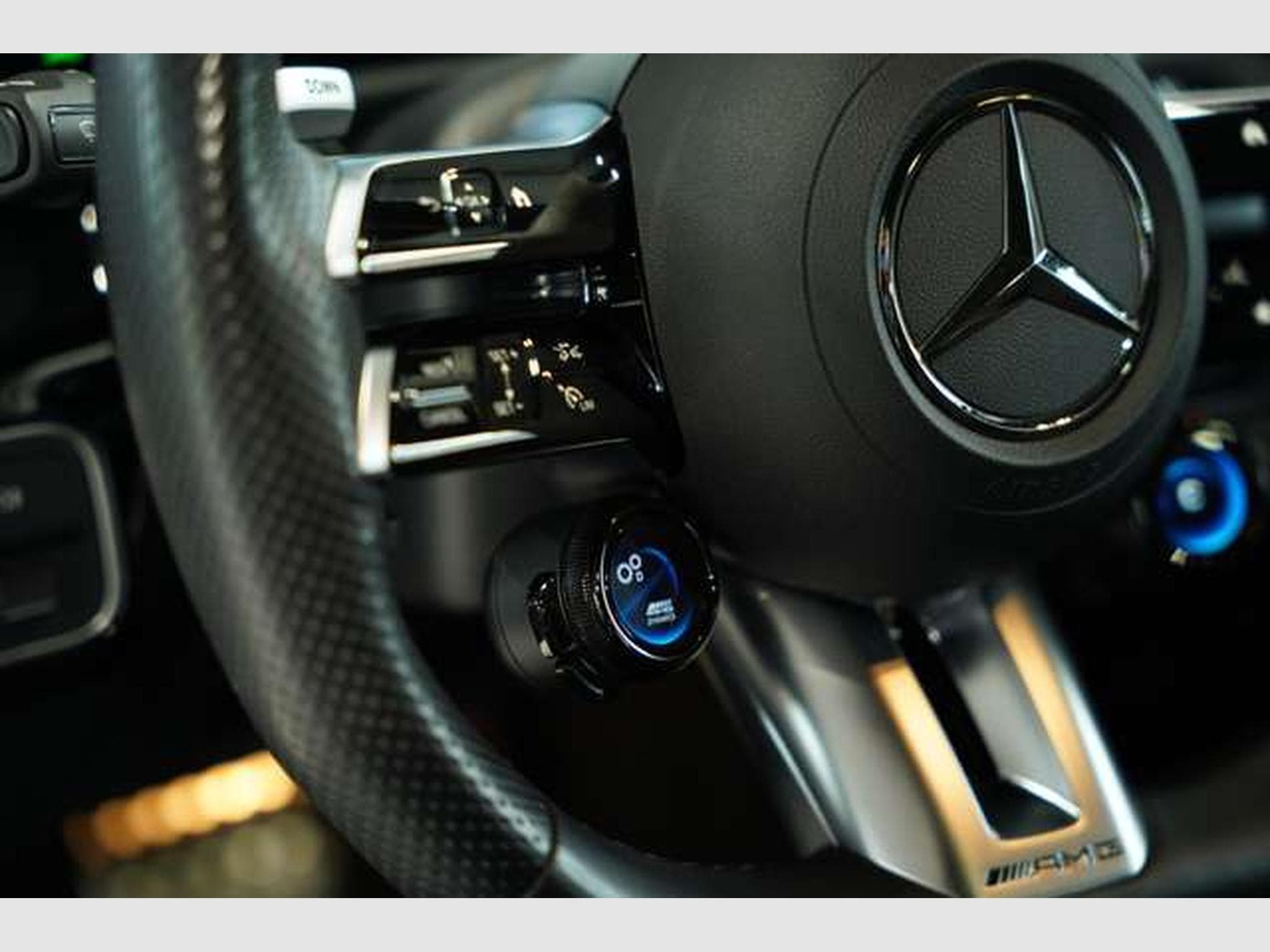 Mercedes A 35 AMG 4M 2H *BURM*Night-II*Pano*HUD*Multibeam (2024) - Foto 28