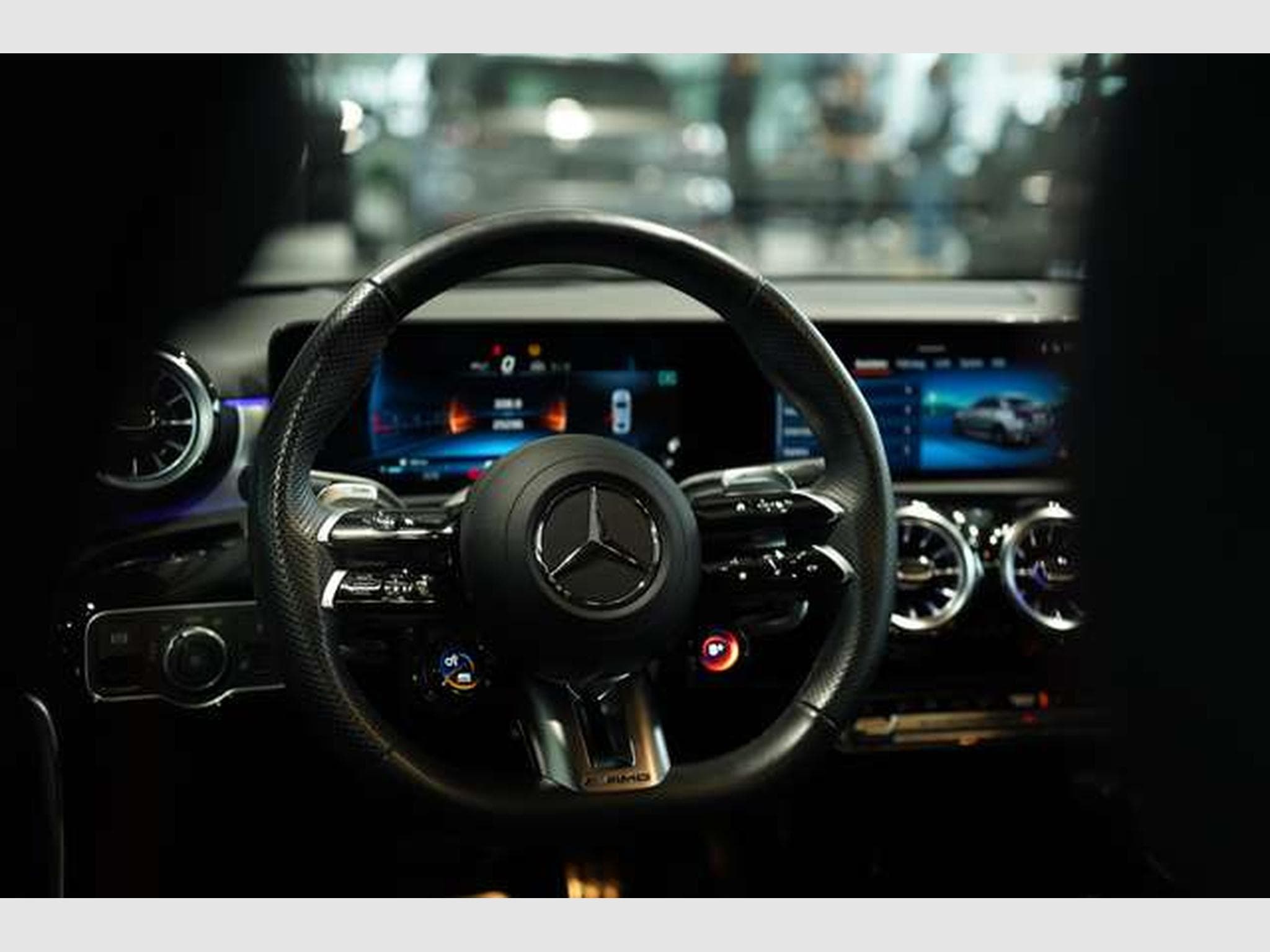 Mercedes A 35 AMG 4M 2H *BURM*Night-II*Pano*HUD*Multibeam (2024) - Foto 39