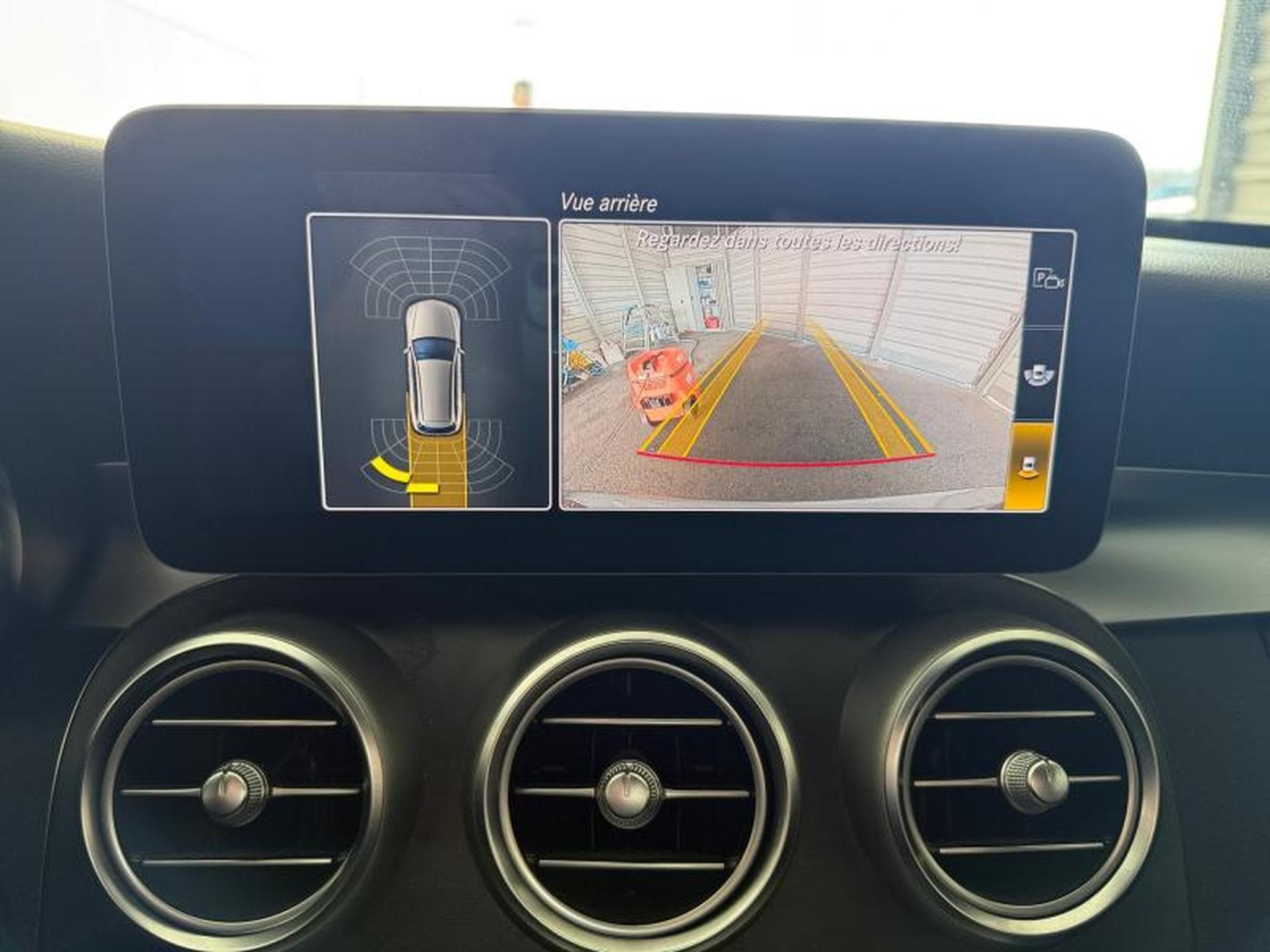 Mercedes C 200 Break AMG LINE Premium / Essence (2018) - Foto 16