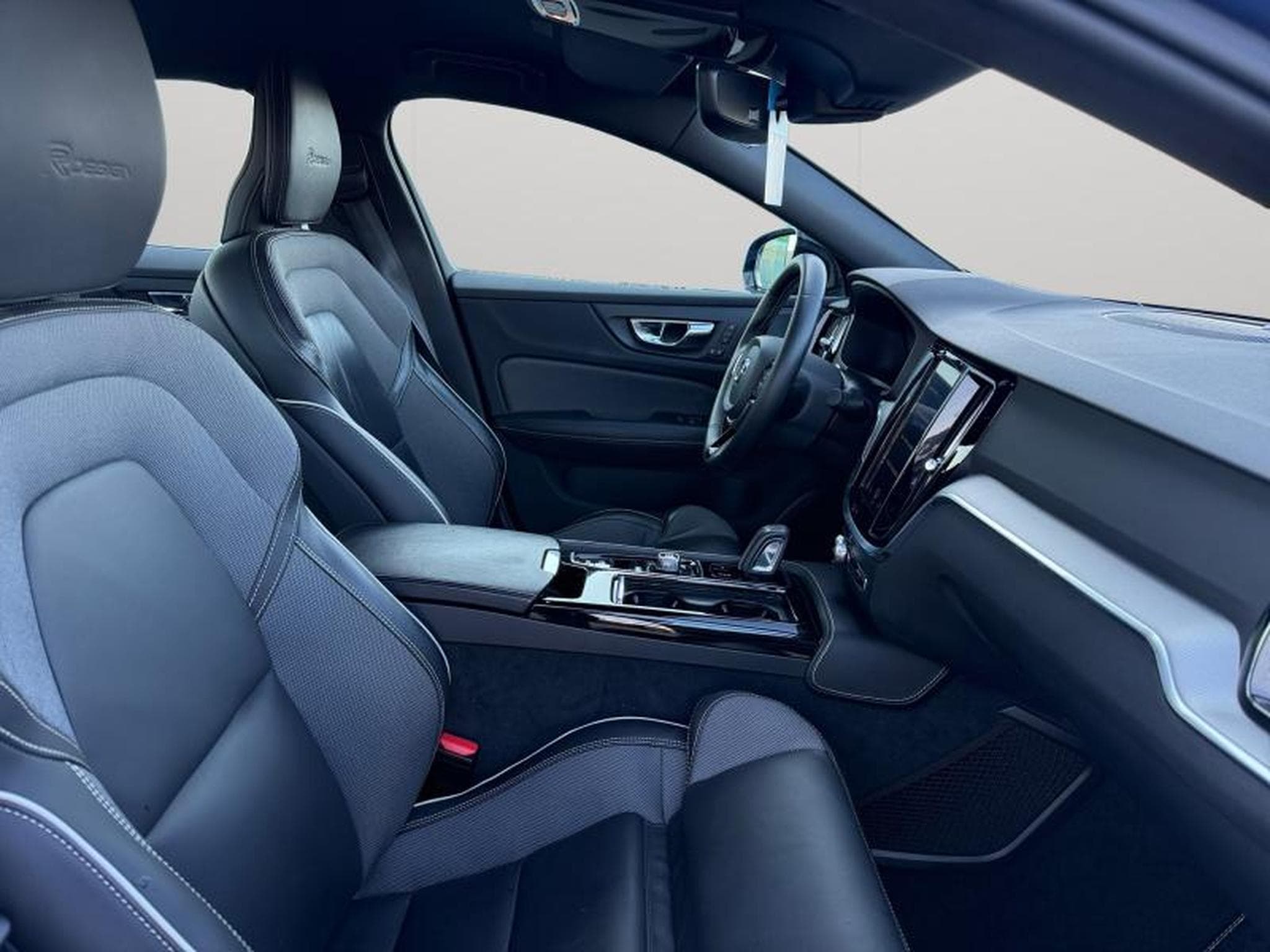 Volvo S60 T8 R-Design / Hybride (2020) - Photo 15