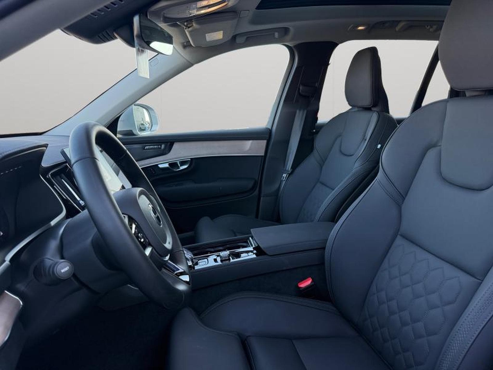 Volvo XC90 B5 Plus Bright / Essence (2025) - Photo 10