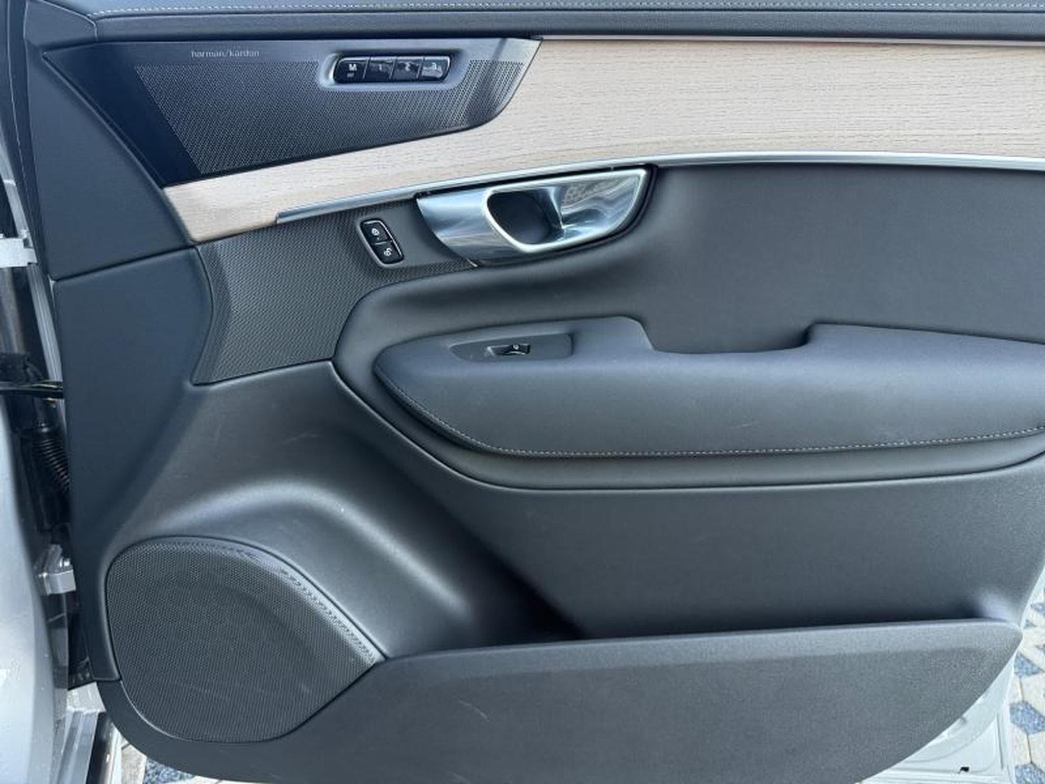 Volvo XC90 B5 Plus Bright / Essence (2025) - Photo 21