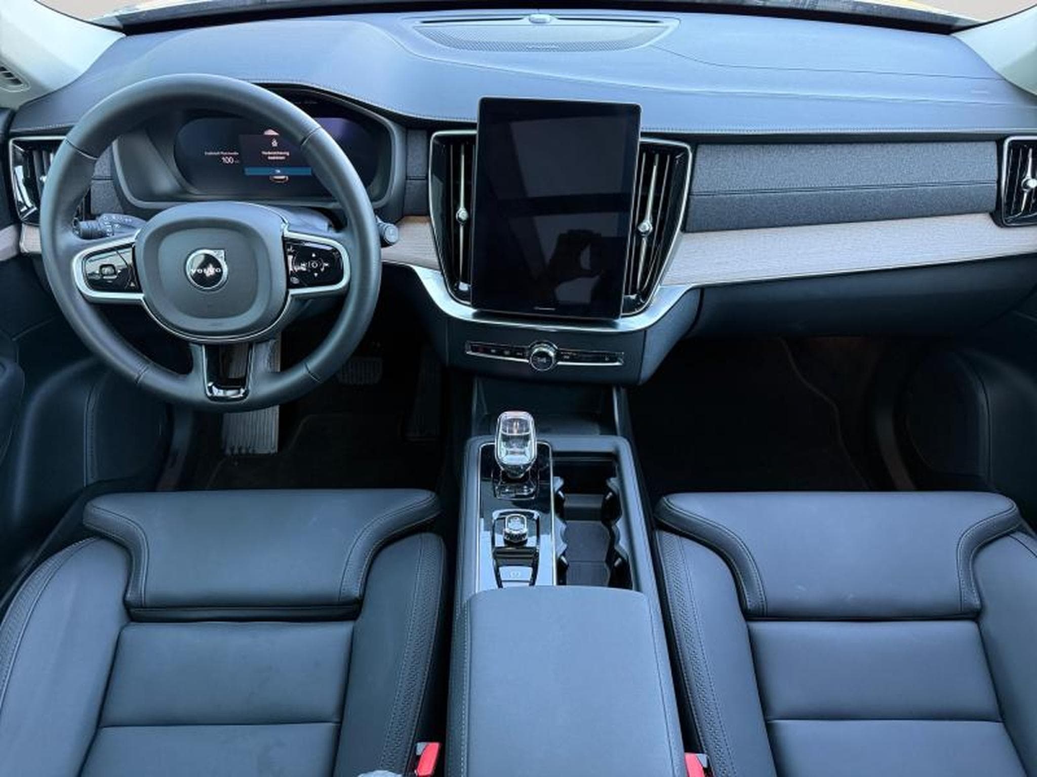 Volvo XC90 B5 Plus Bright / Essence (2025) - Photo 3