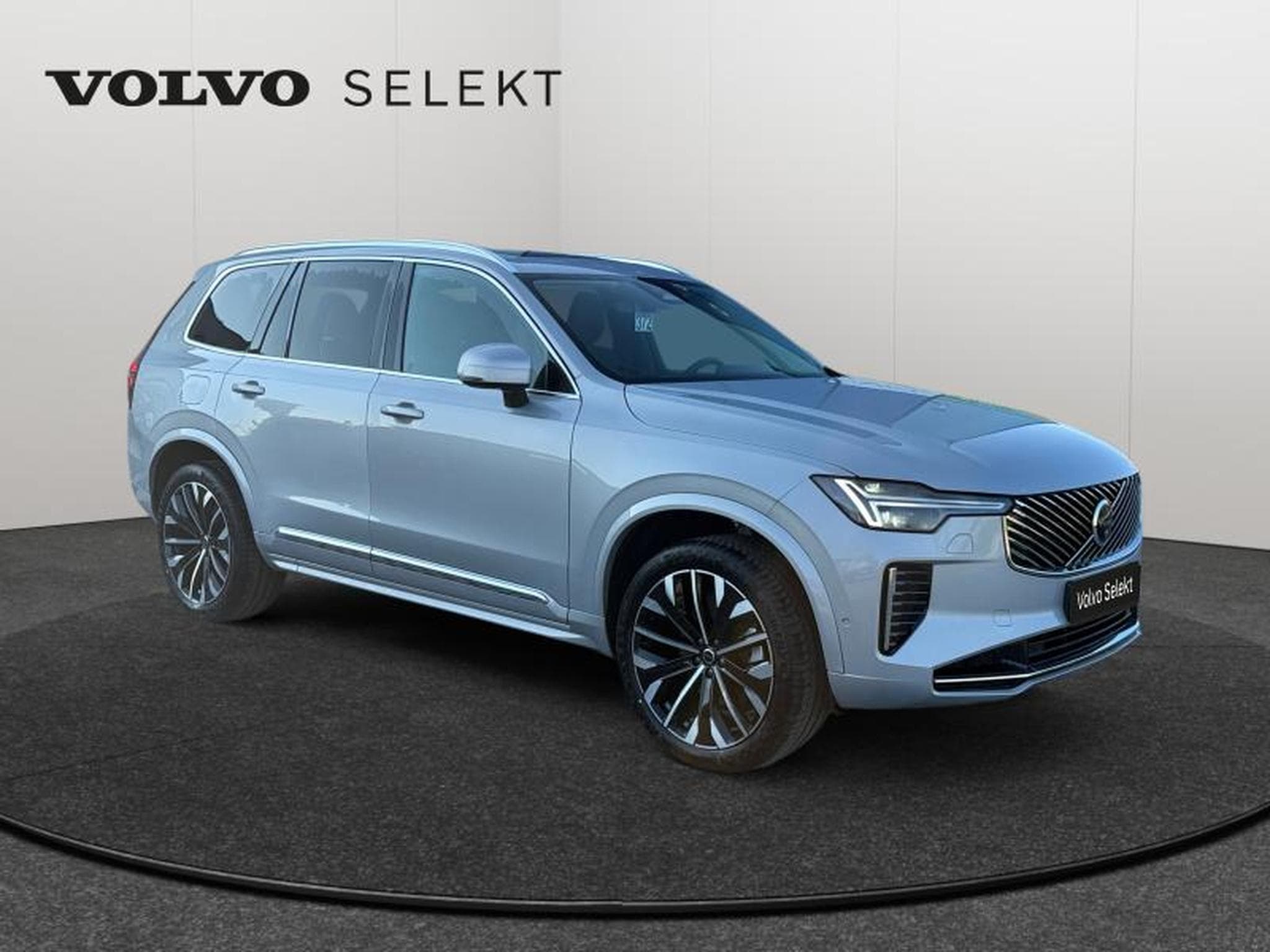 Volvo XC90 B5 Plus Bright / Essence (2025) - Photo 8