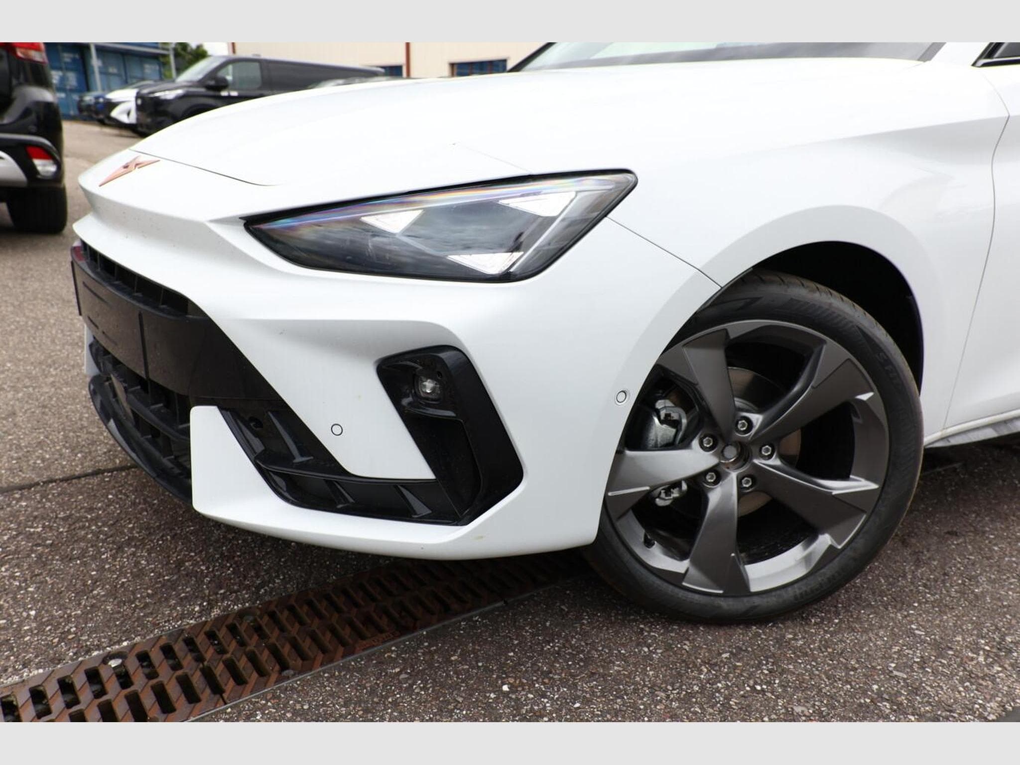 Cupra Leon DSG IntelliD Nav (2026) - Photo 5
