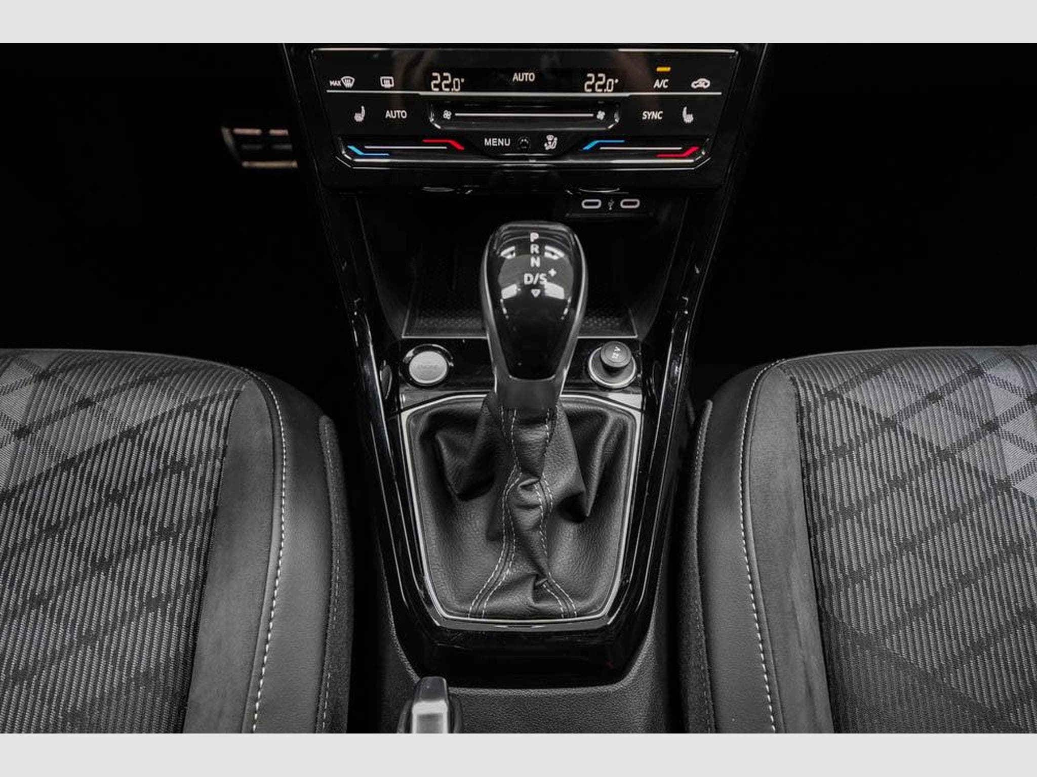 VW T-Cross 1,5 TSI DSG (2025) - Photo 11