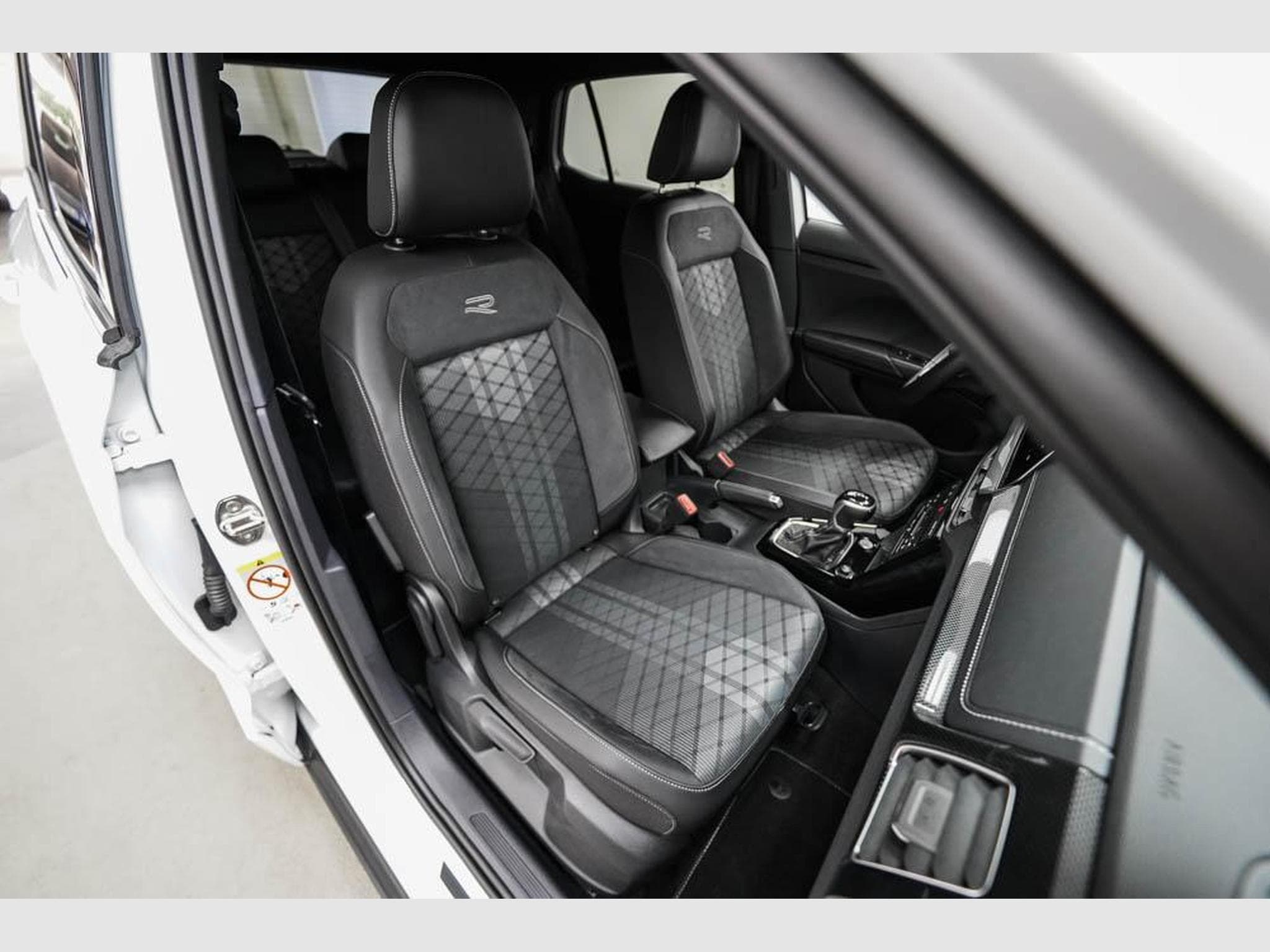 VW T-Cross 1,5 TSI DSG (2025) - Photo 19
