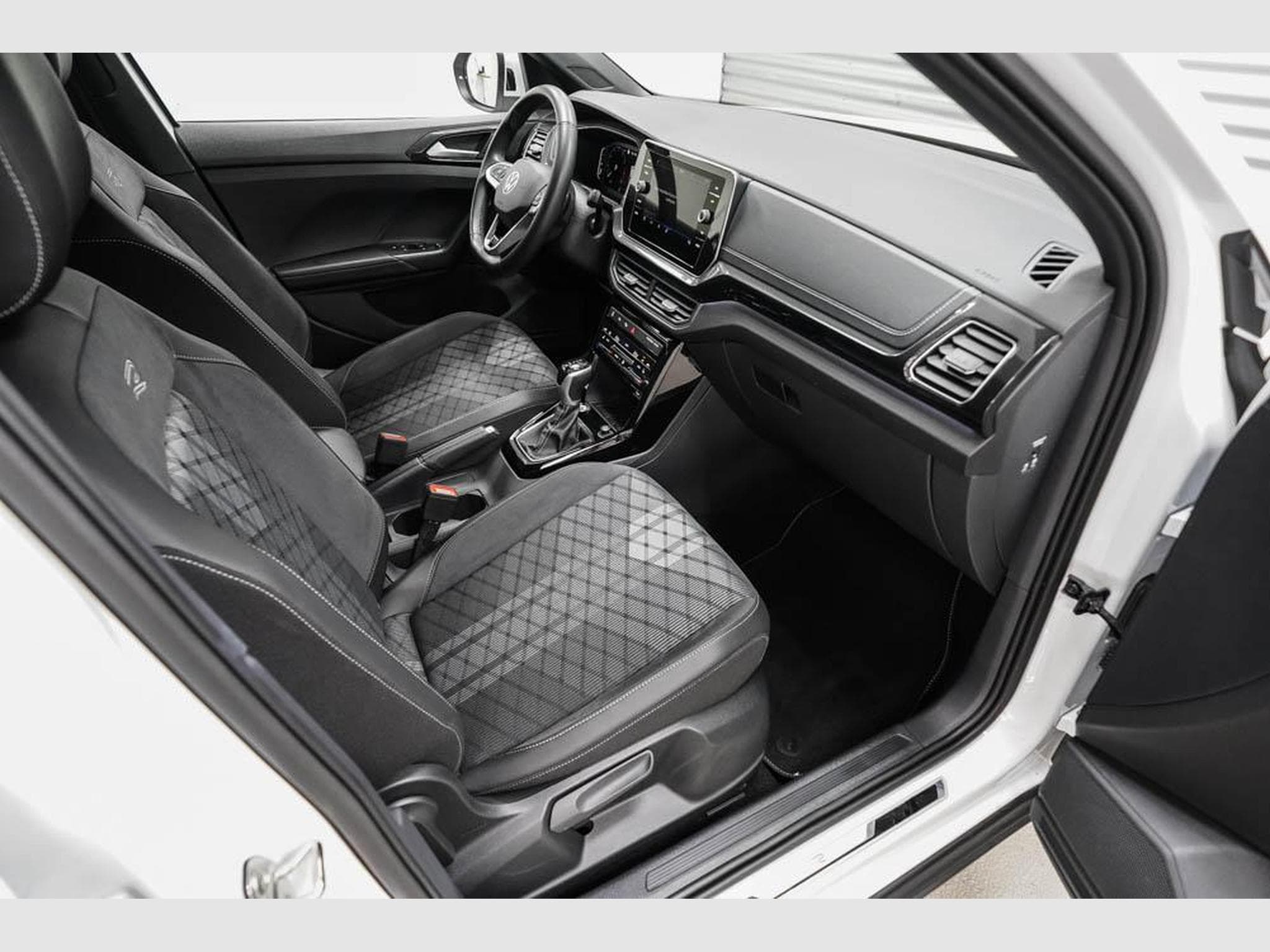 VW T-Cross 1,5 TSI DSG (2025) - Photo 18