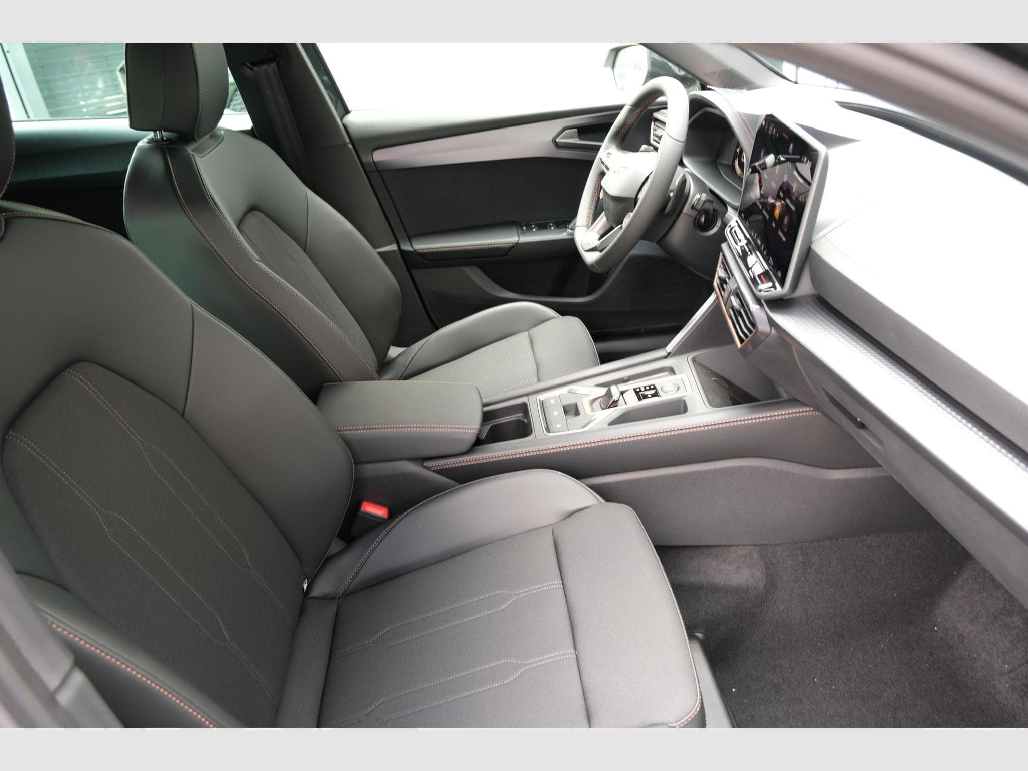 Cupra Leon 1.5 eTSI DSG (2026) - Foto 7