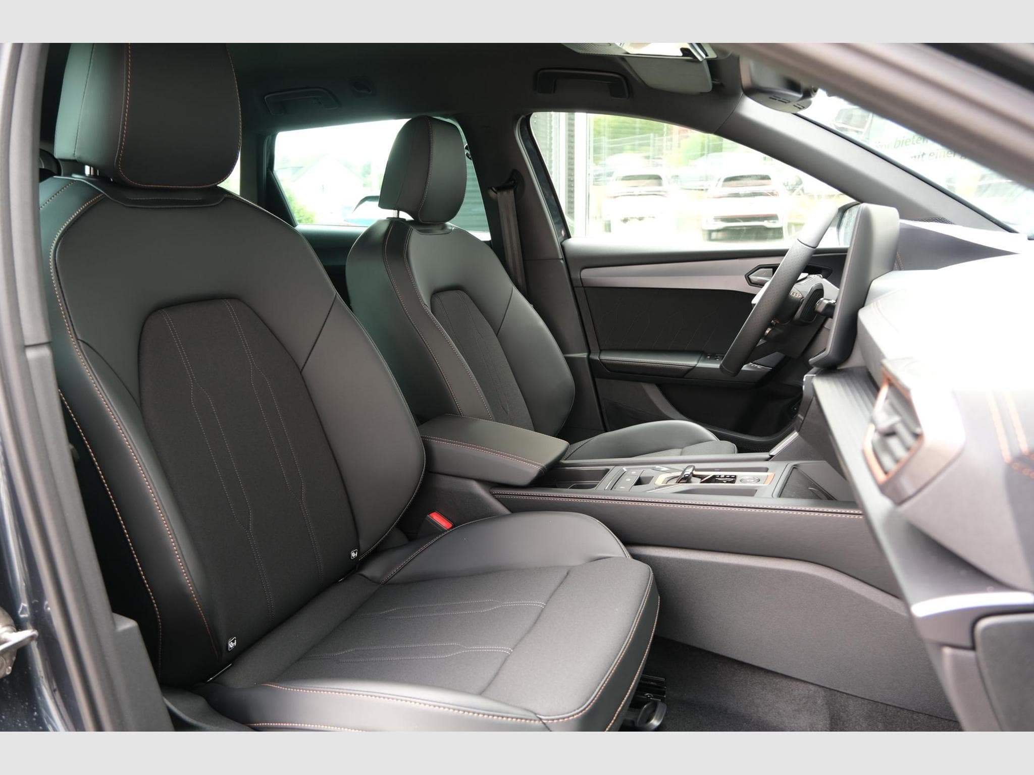 Cupra Leon 1.5 eTSI DSG (2026) - Foto 25