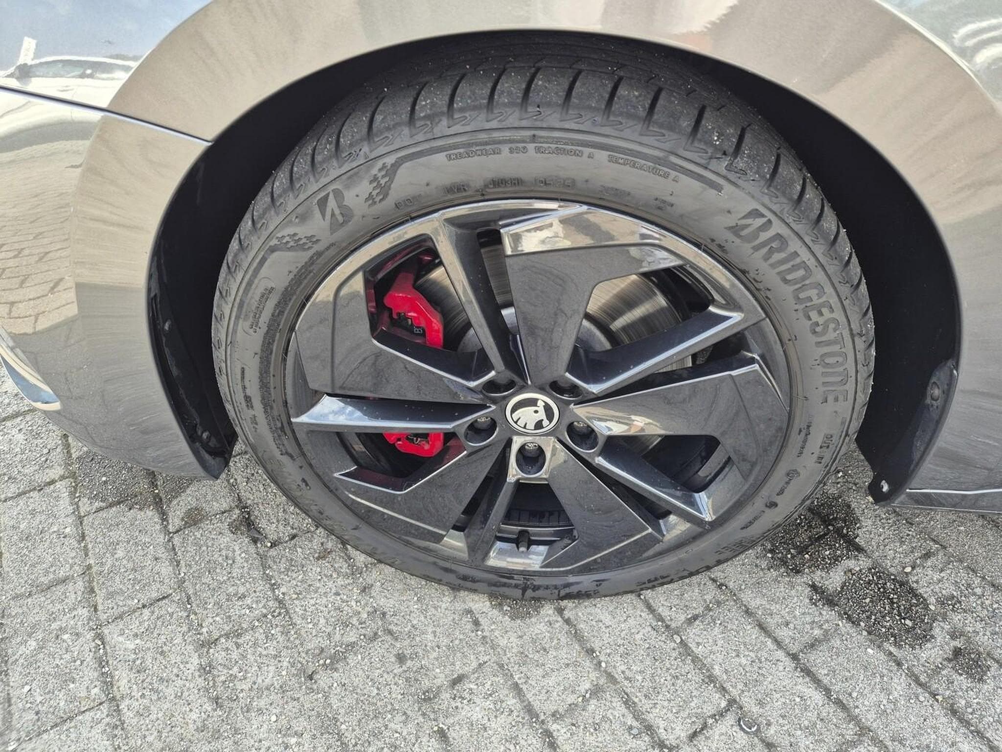 Skoda Octavia RS (2025) - Foto 10