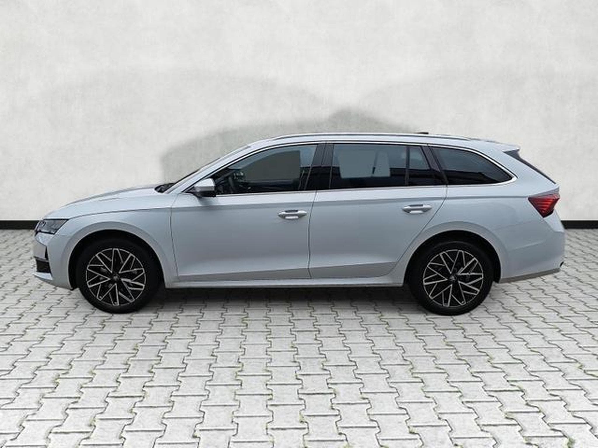 Skoda Octavia 2.0 TDI 110 kW Selection (2026) - Foto 4