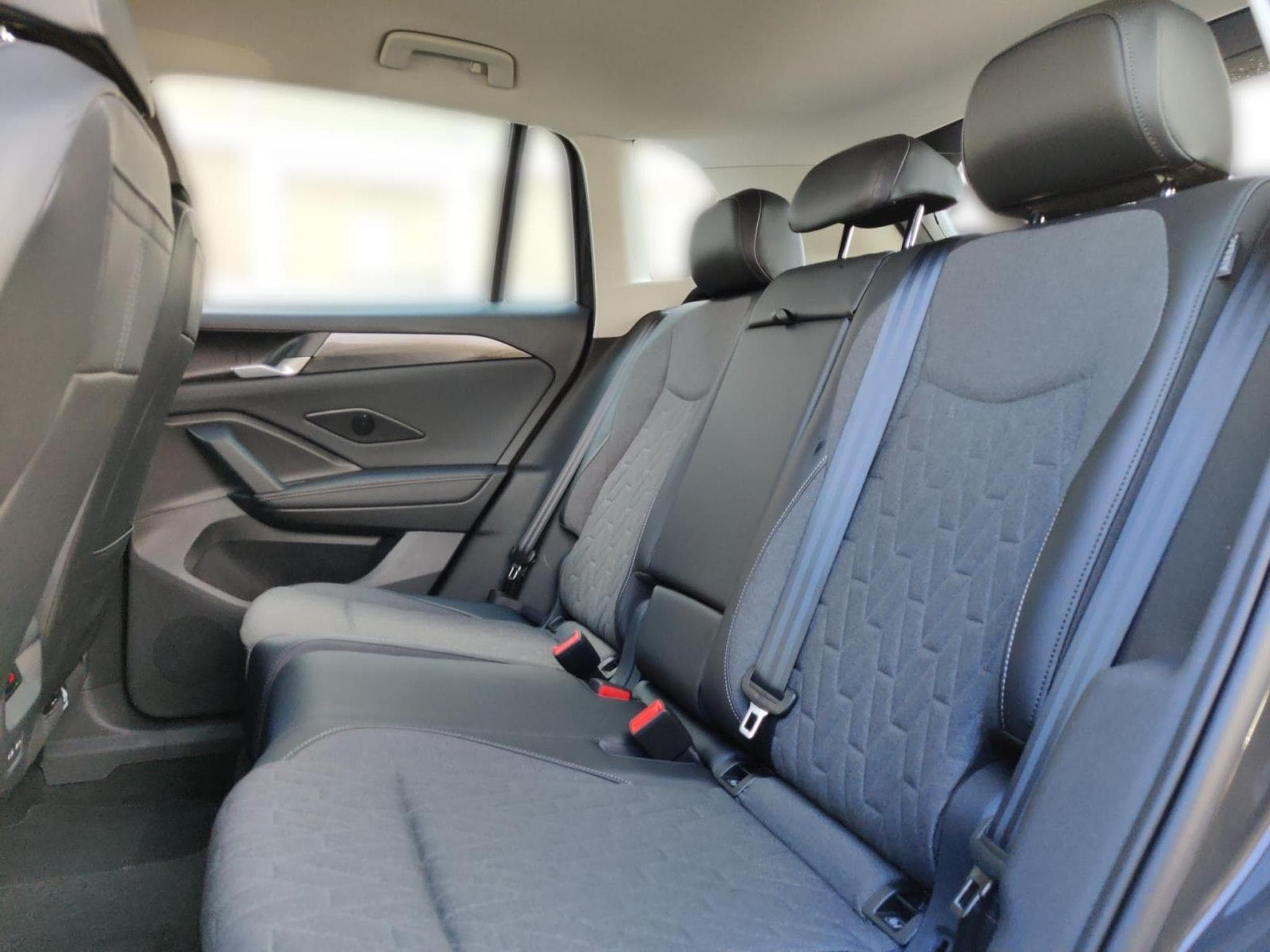VW Tiguan Life 2.0 TSI (2025) - Foto 11