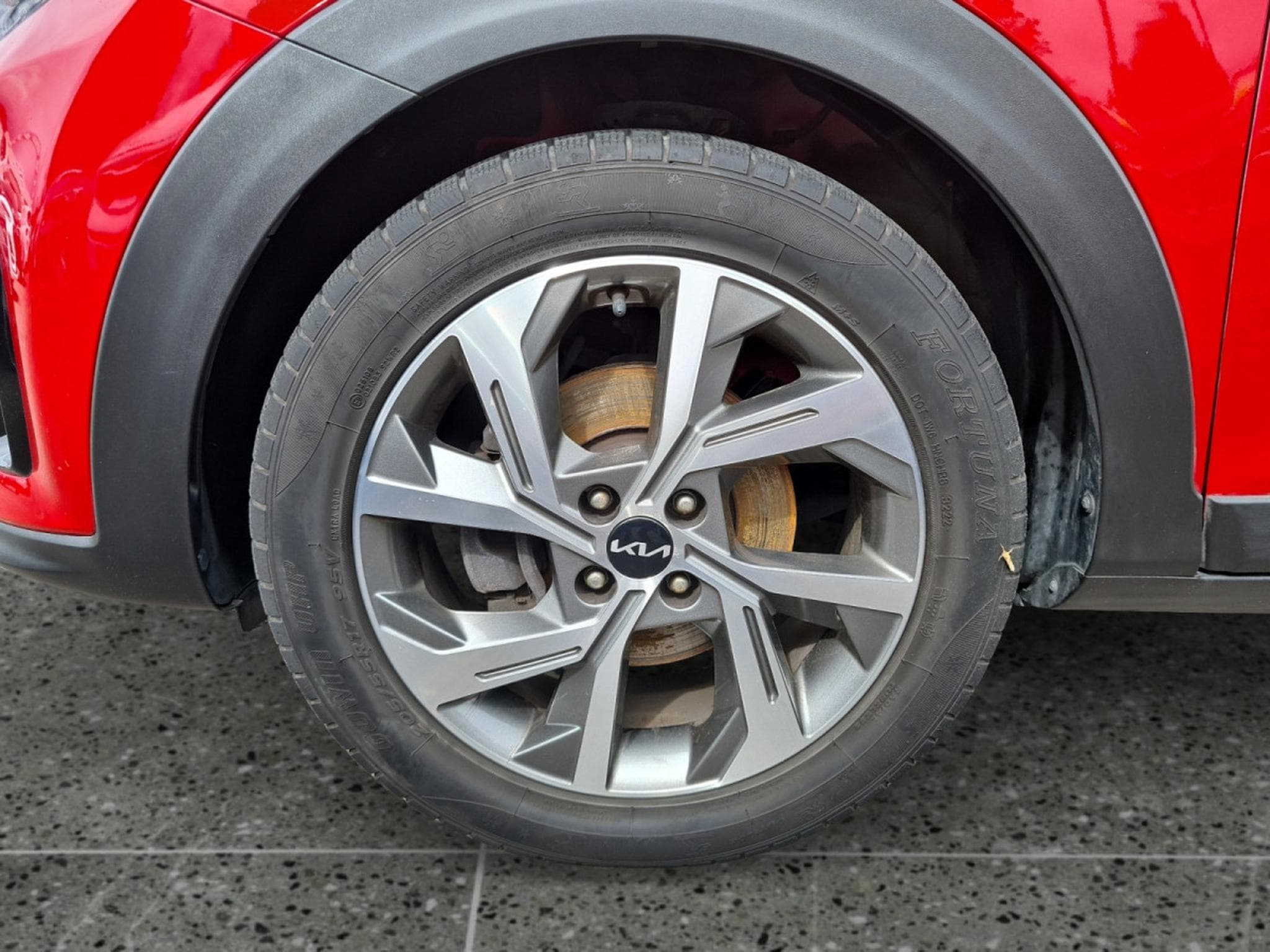 Kia Stonic GT LINE 1.0T 120 ISG MHEV 7DCT (2022) - Photo 8