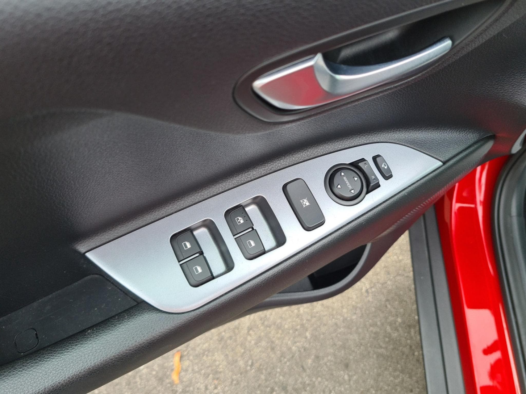 Kia Stonic GT LINE 1.0T 120 ISG MHEV 7DCT (2022) - Photo 10