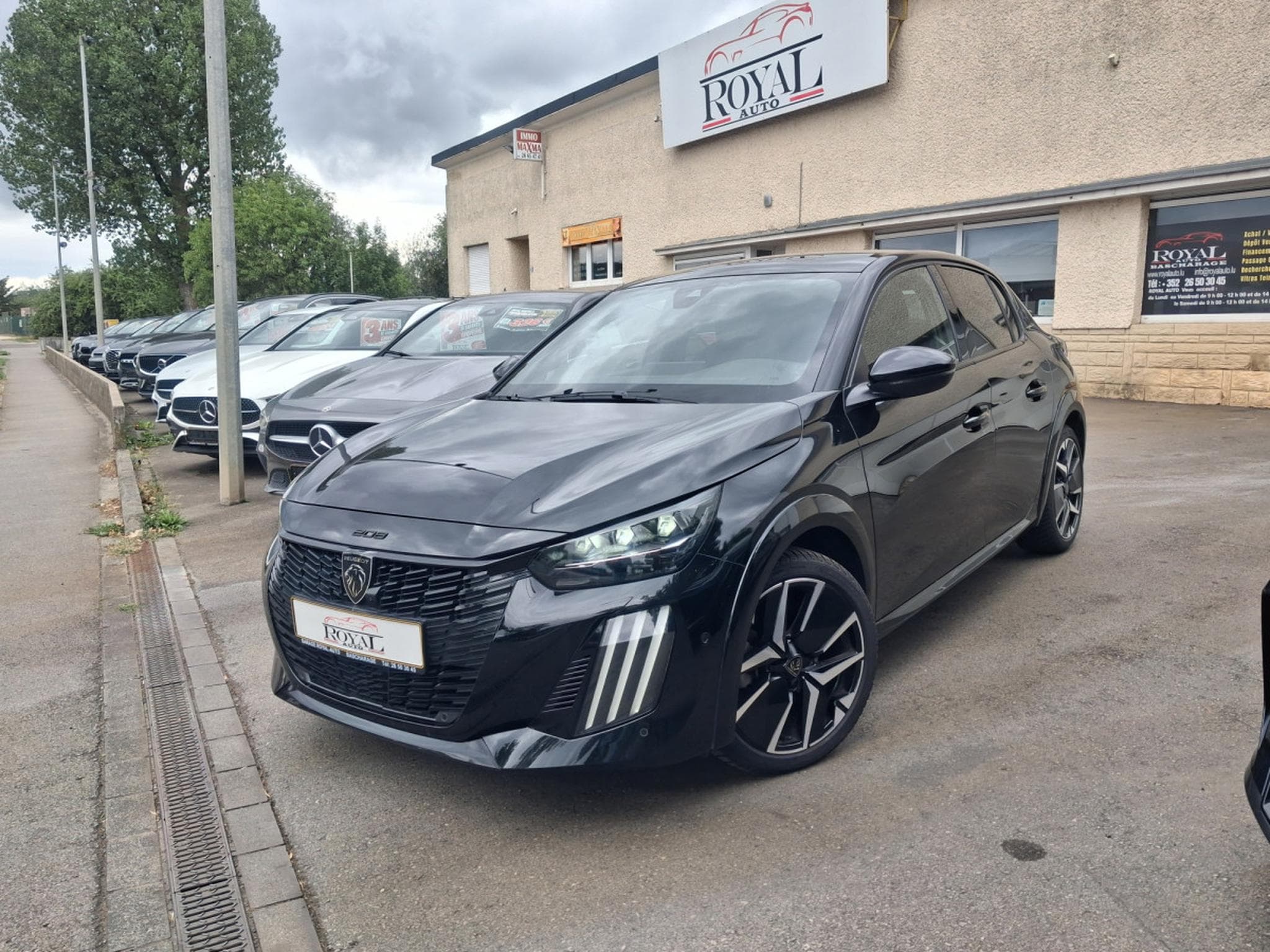 Peugeot 208 GT LINE BLACK EDITION 1.2 PURETECH (2024) - Photo 1